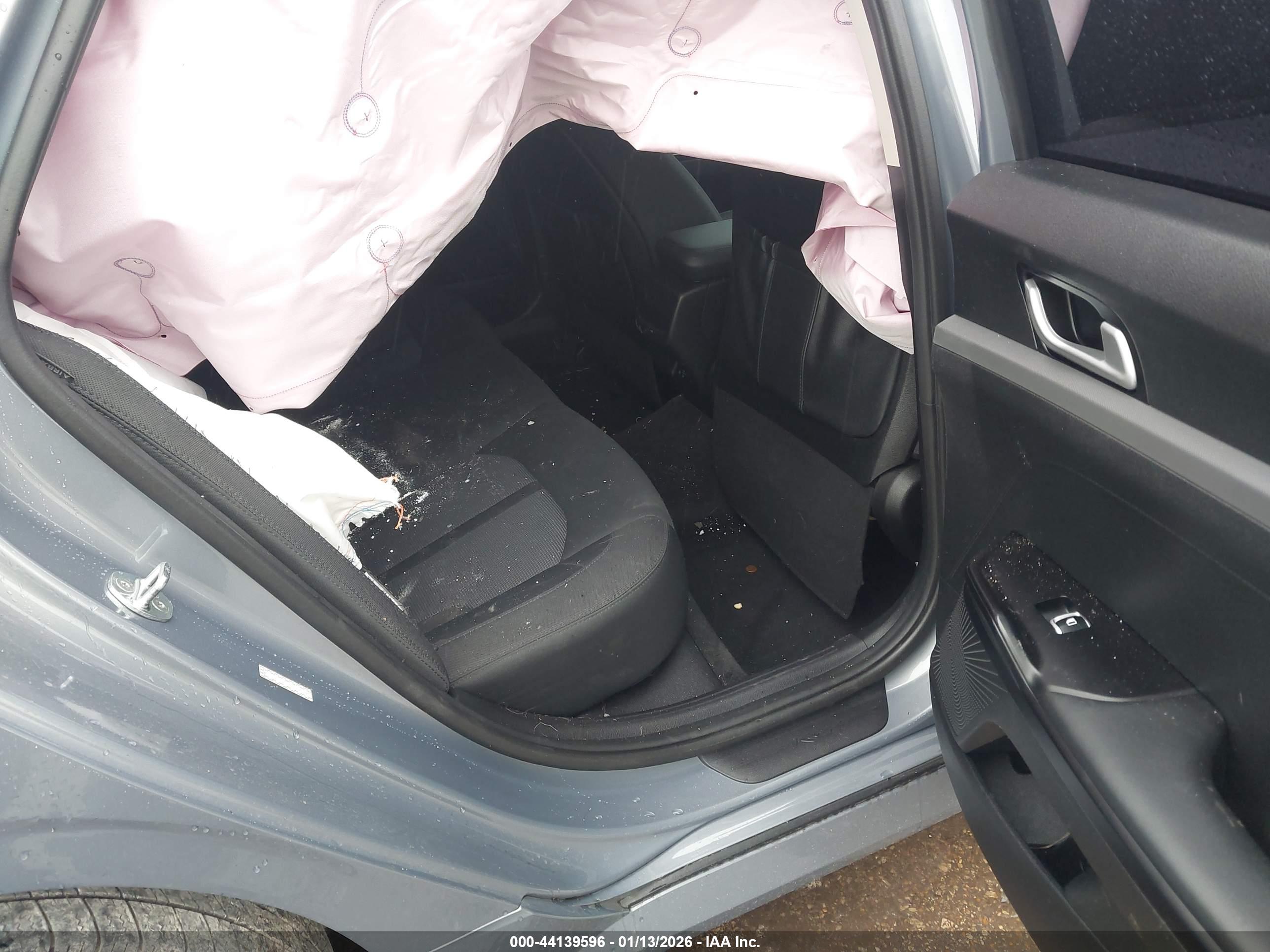 KIA K5 image 8