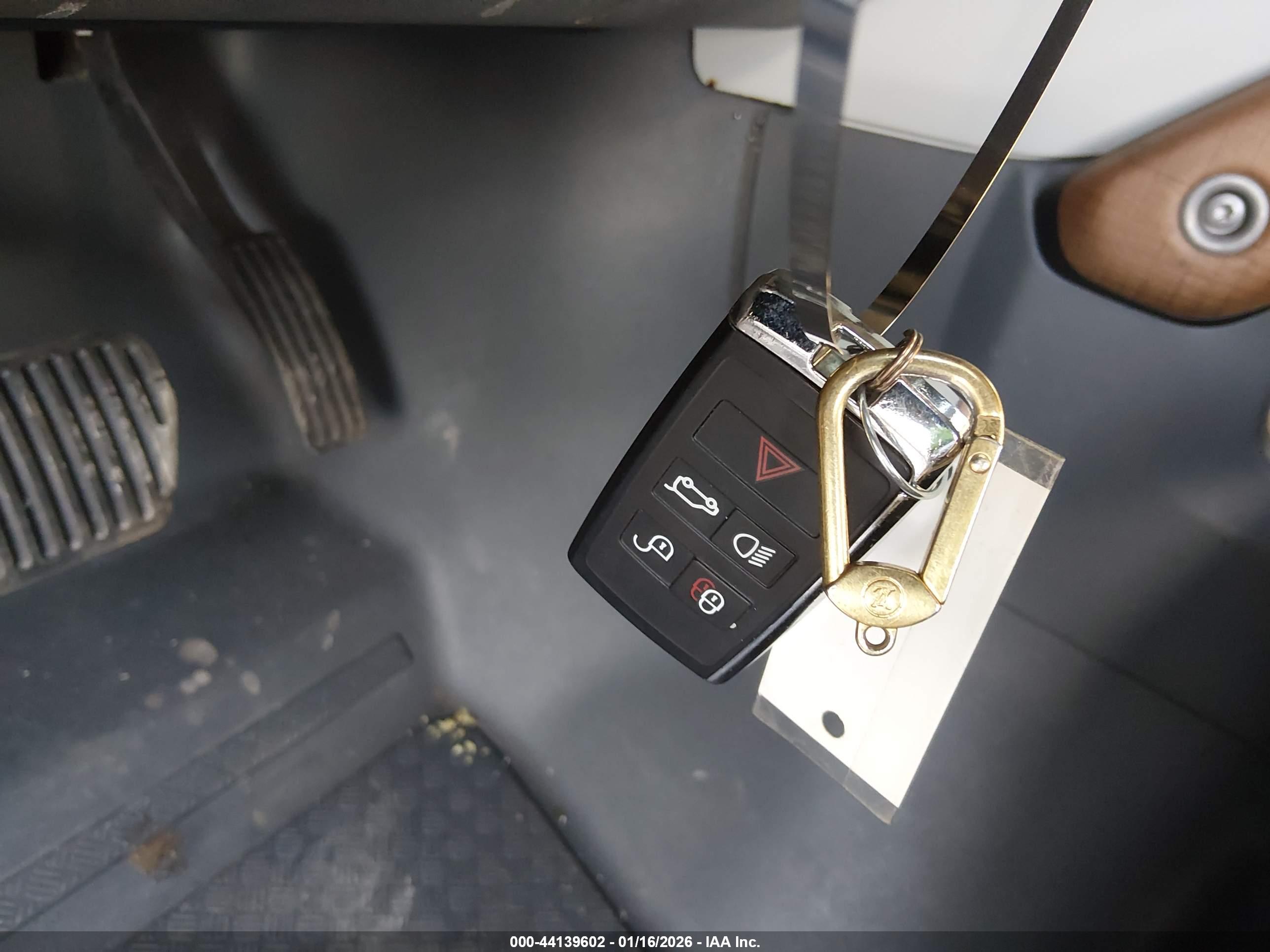 LAND ROVER image 11