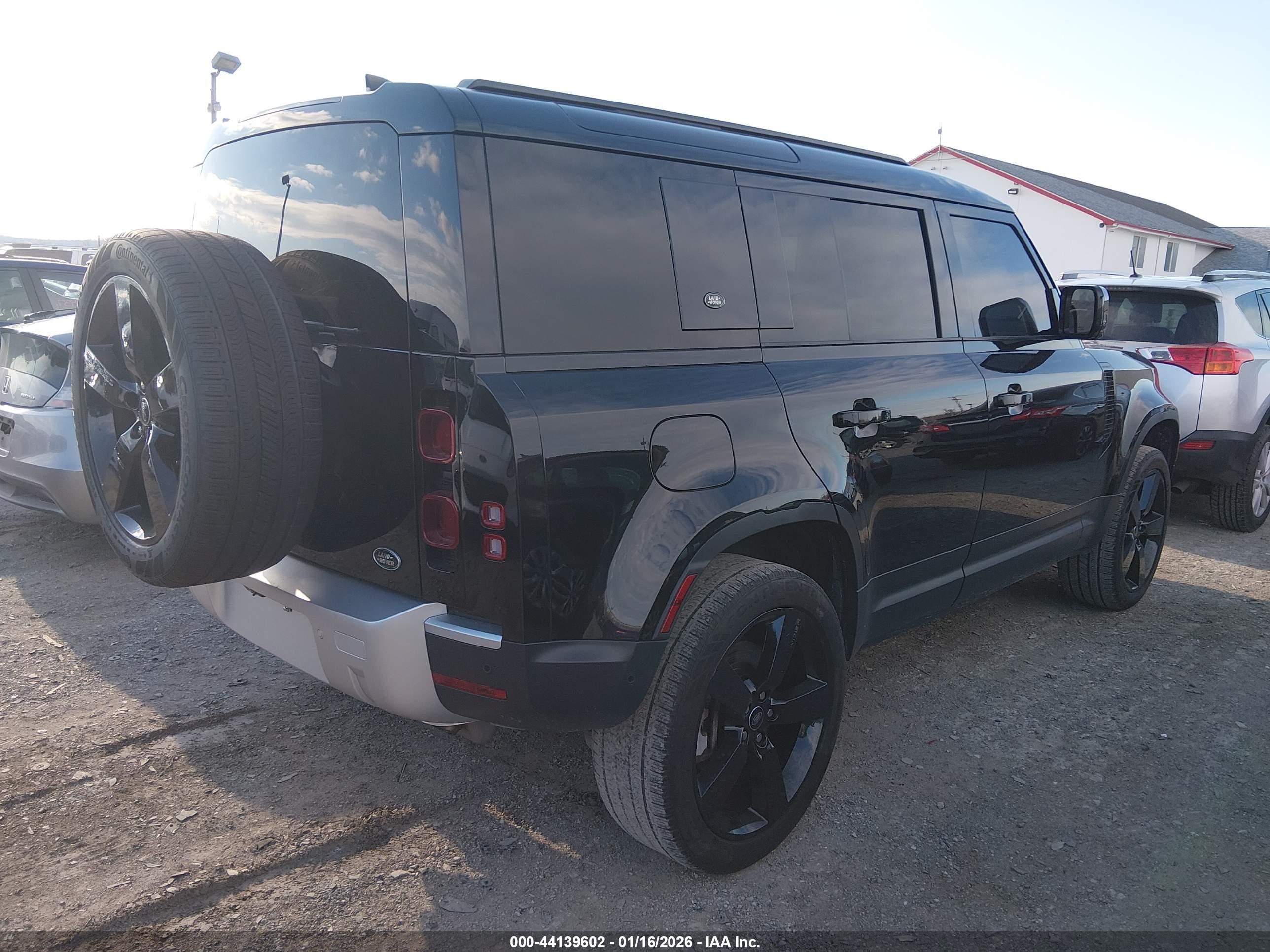 LAND ROVER image 4