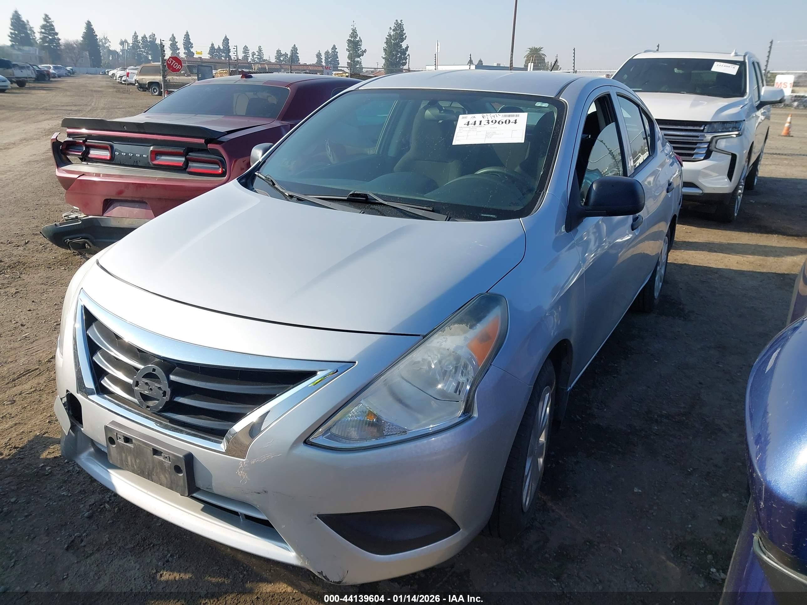 NISSAN VERSA image 2