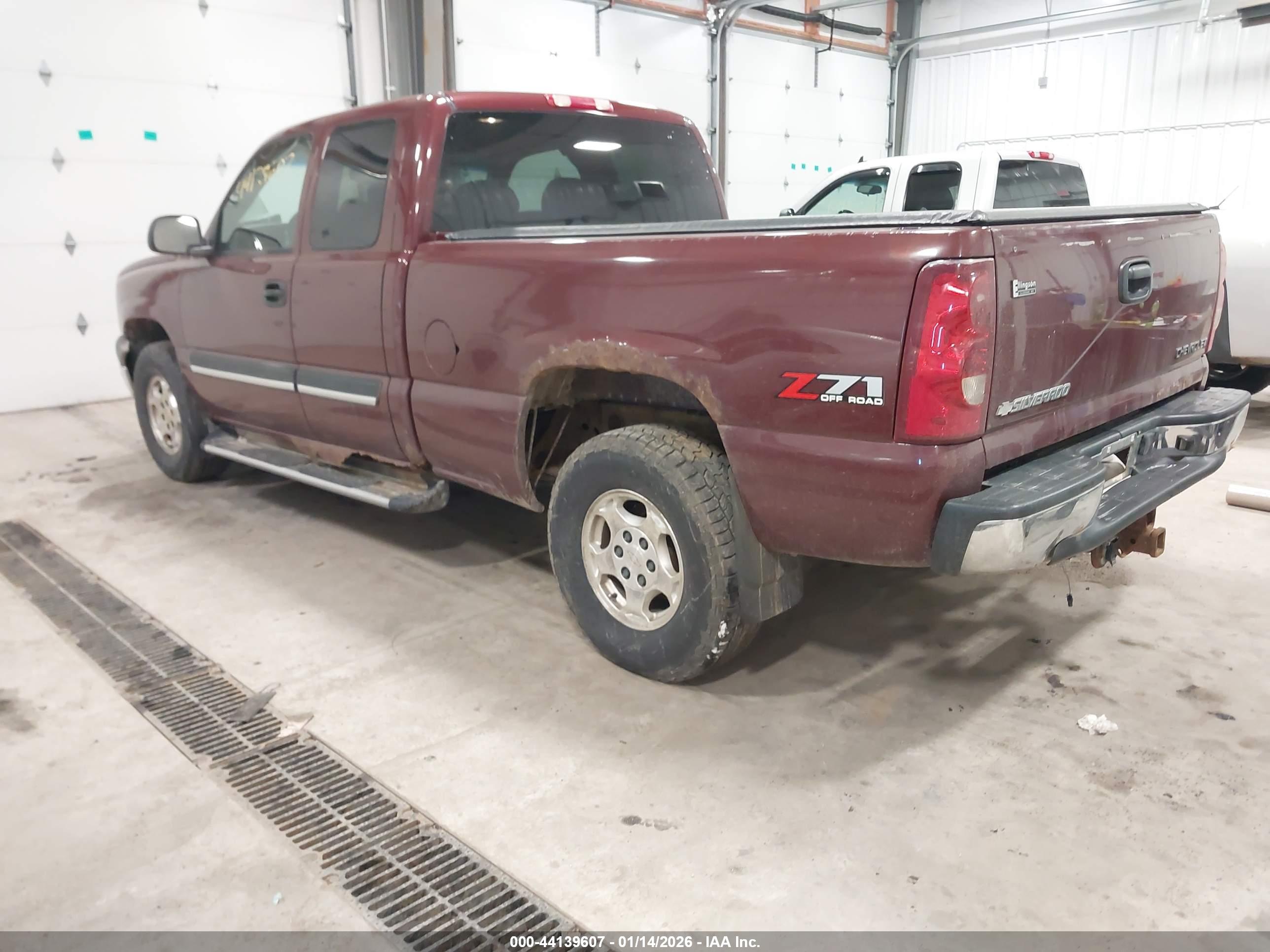 CHEVROLET SILVERADO image 3