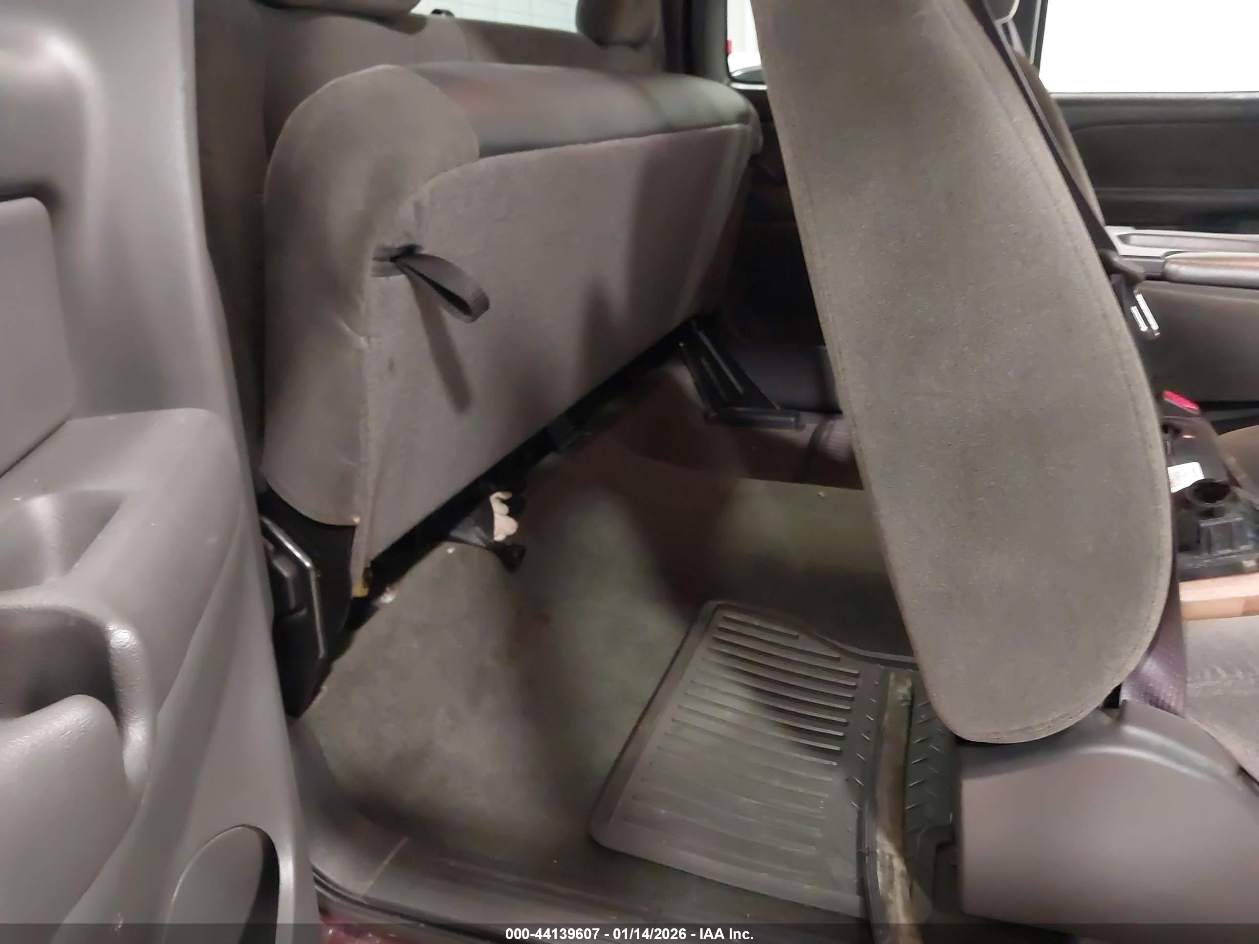 CHEVROLET SILVERADO image 8