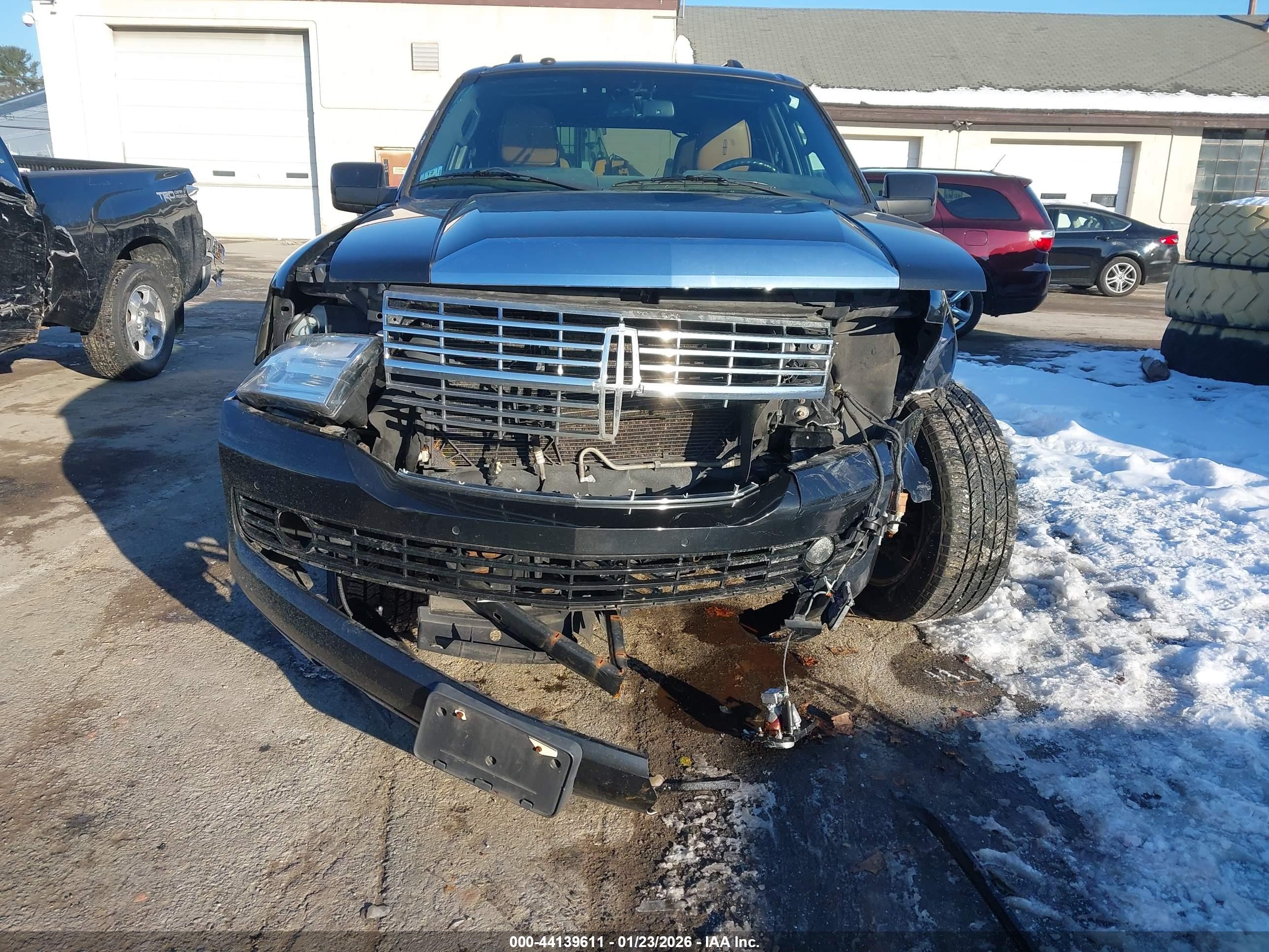 LINCOLN NAVIGATOR image 6