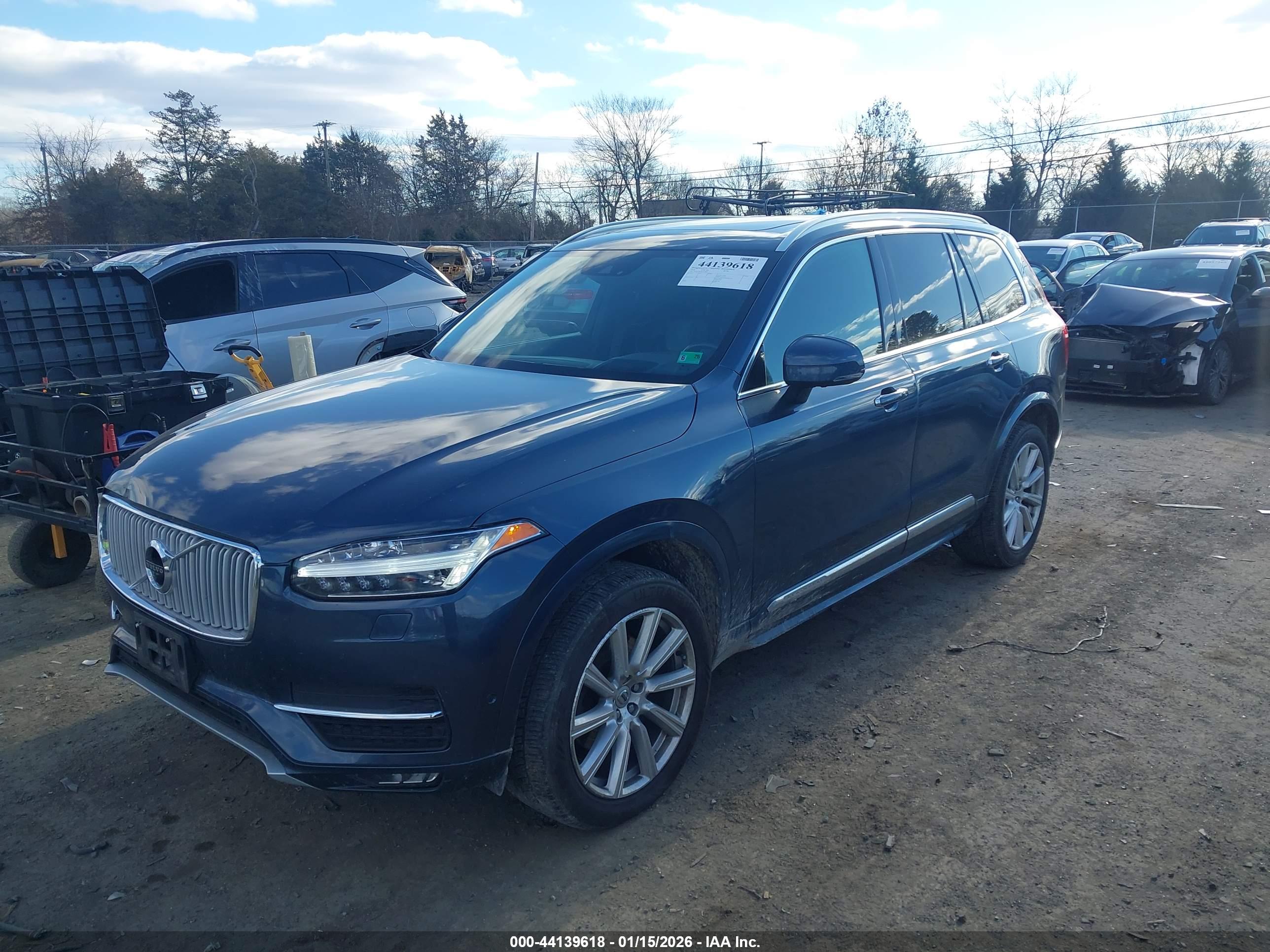 VOLVO XC90 image 2