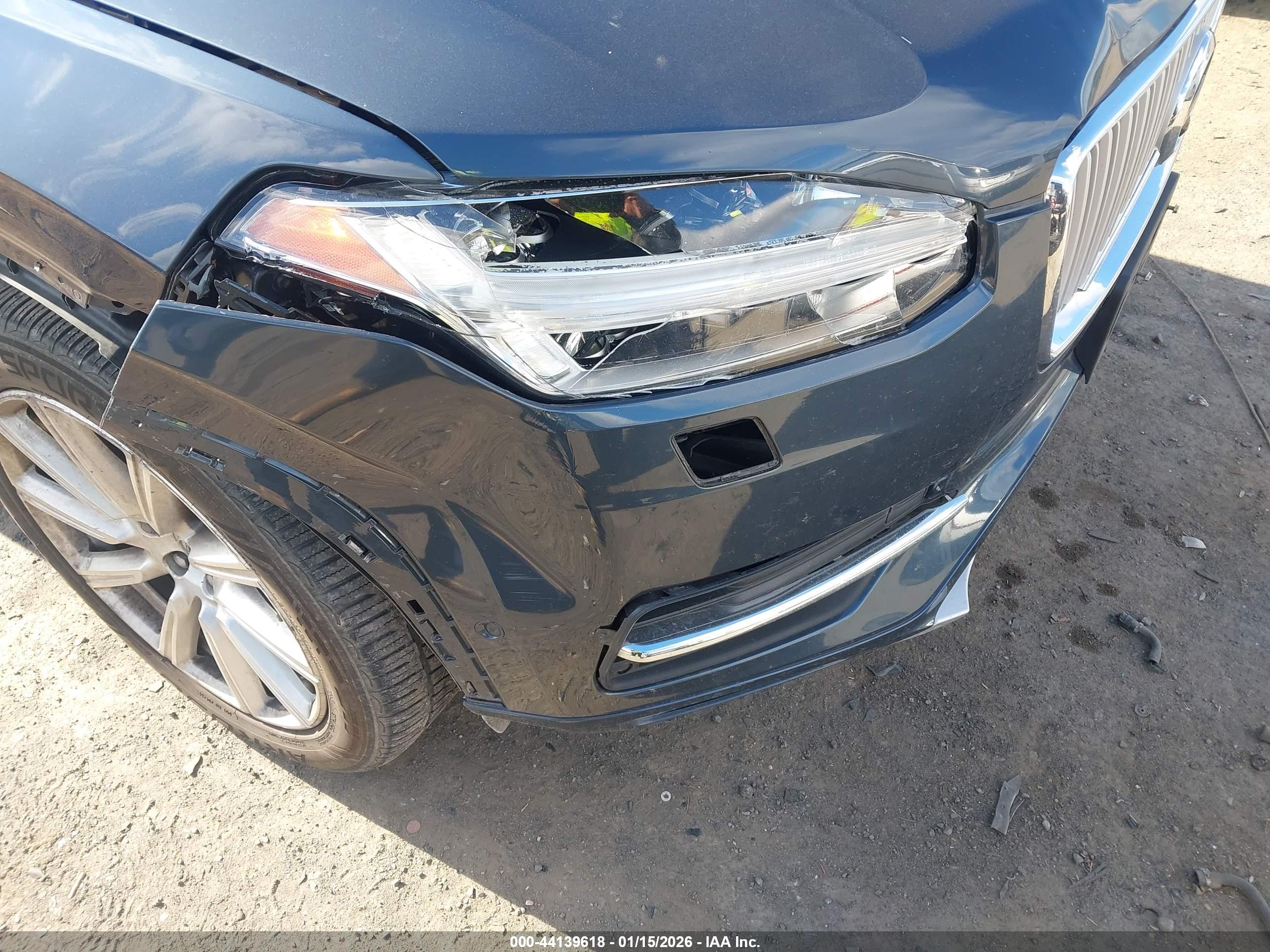 VOLVO XC90 image 6