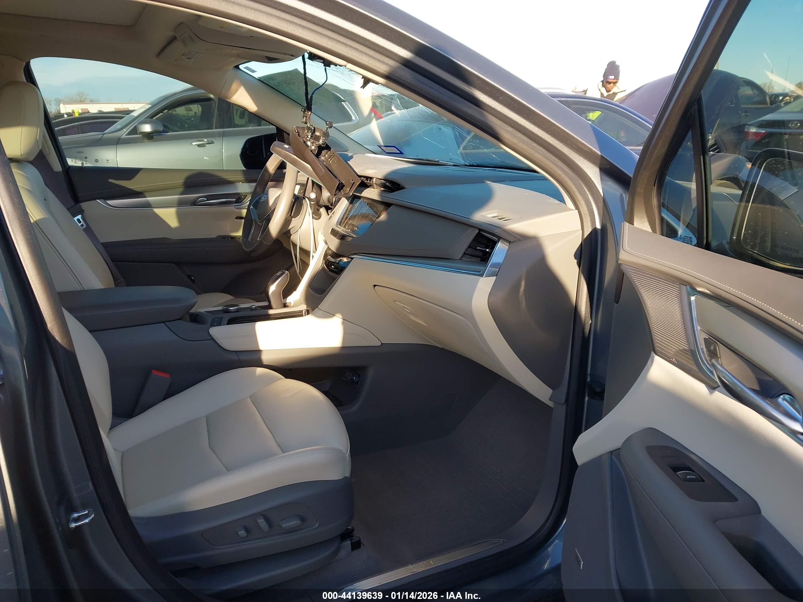 CADILLAC XT5 image 5