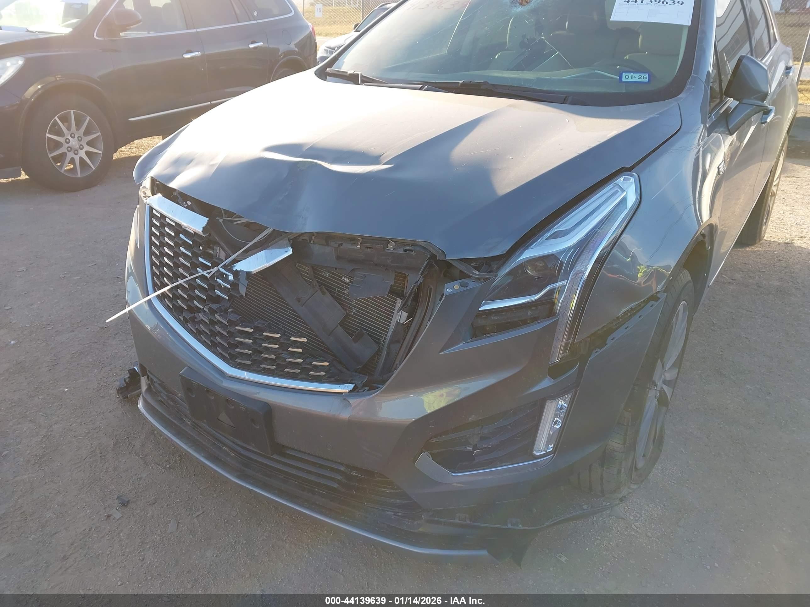 CADILLAC XT5 image 6