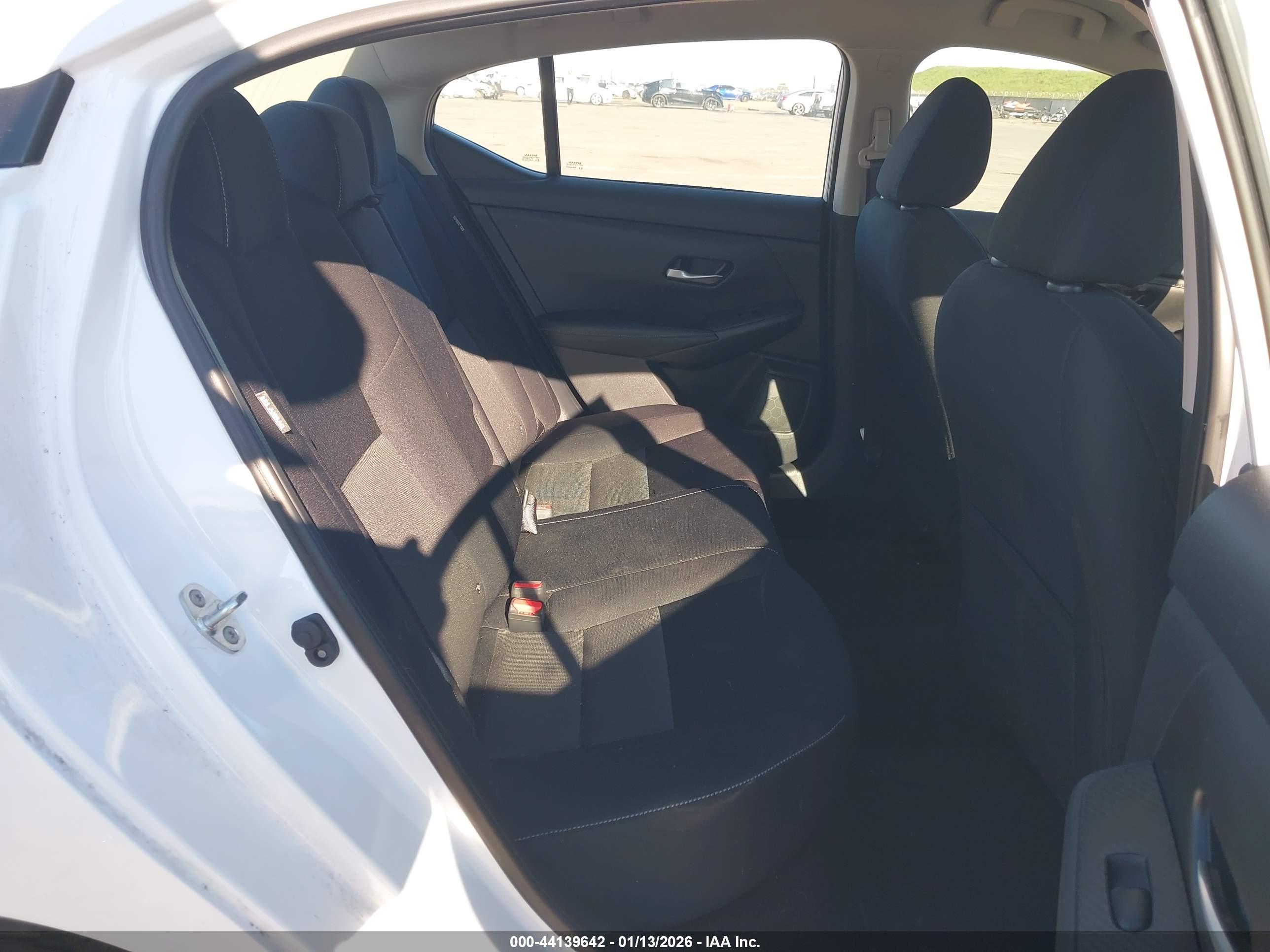 NISSAN SENTRA image 8
