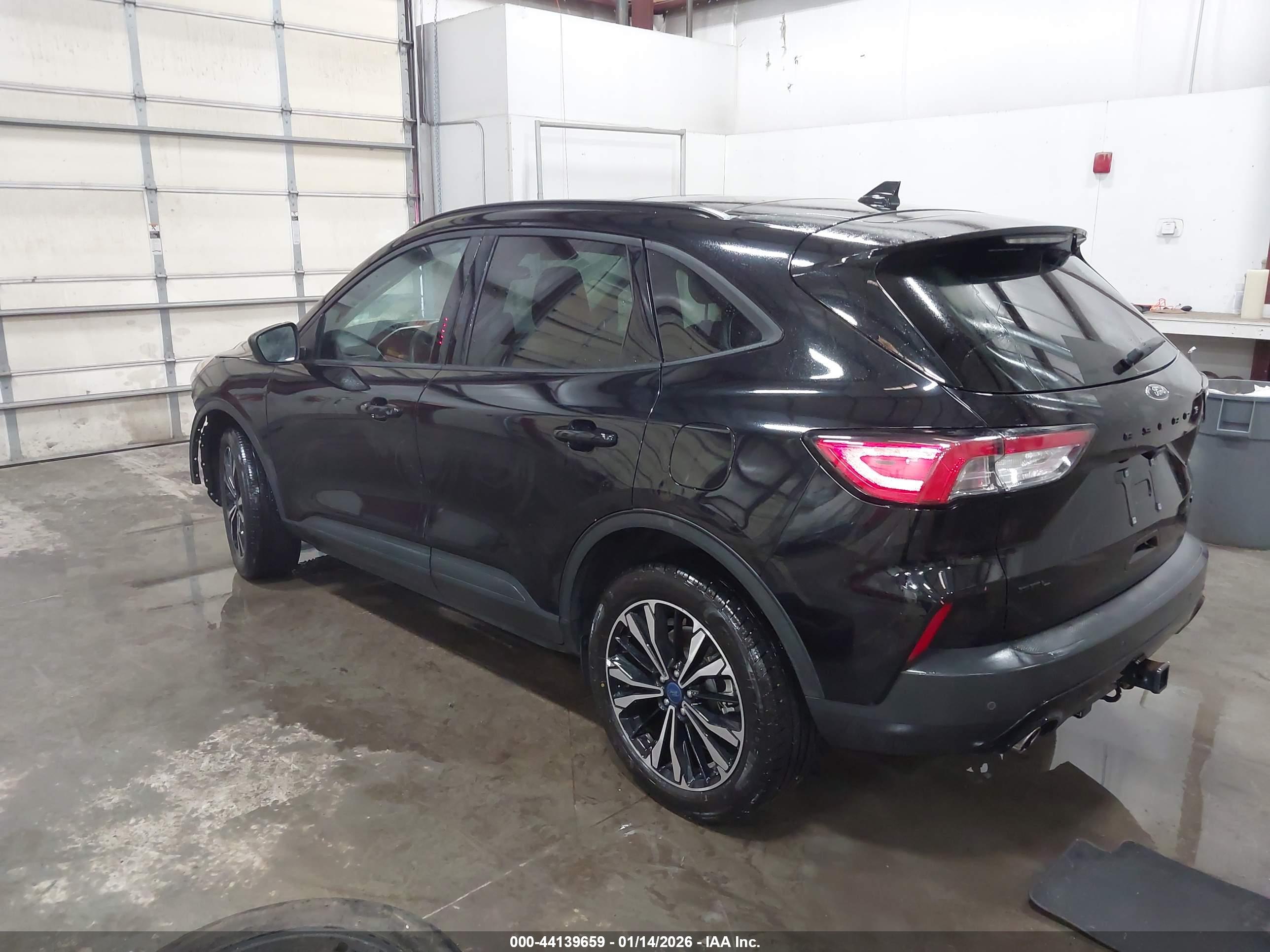 FORD ESCAPE image 3