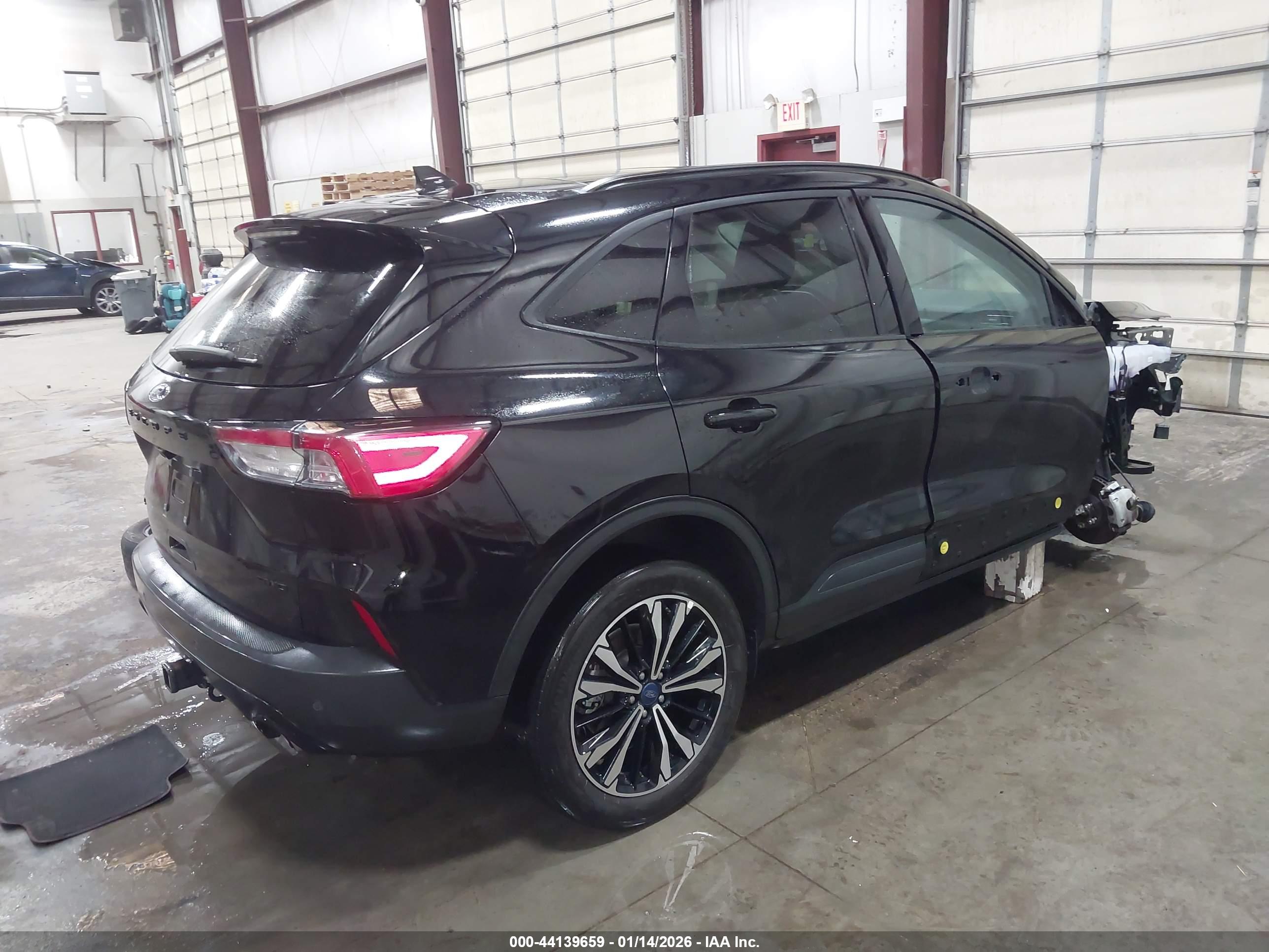 FORD ESCAPE image 4