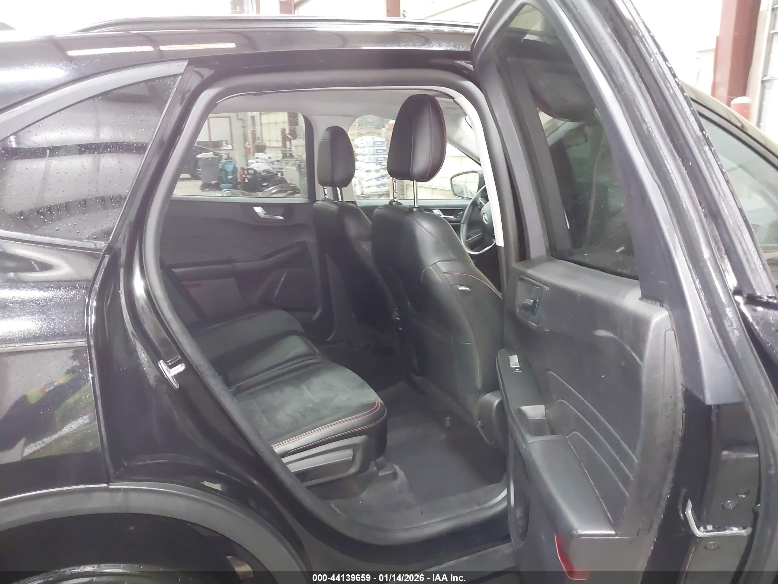 FORD ESCAPE image 8