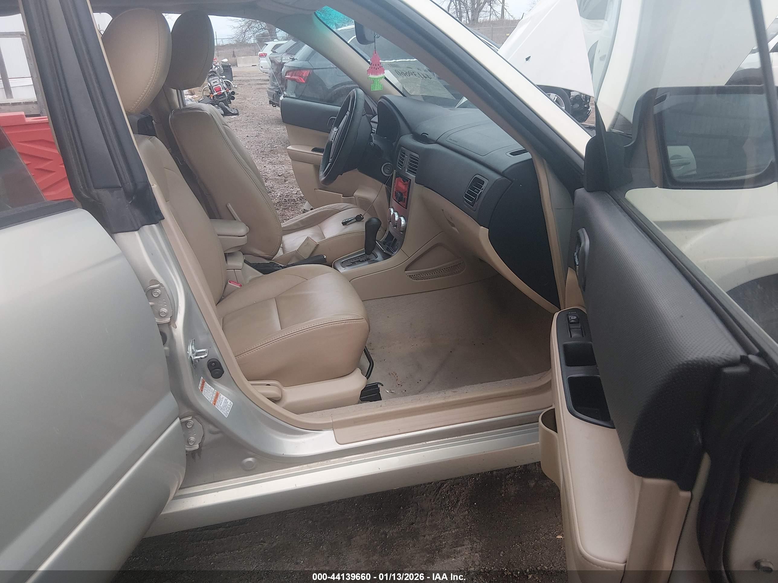 SUBARU FORESTER image 5