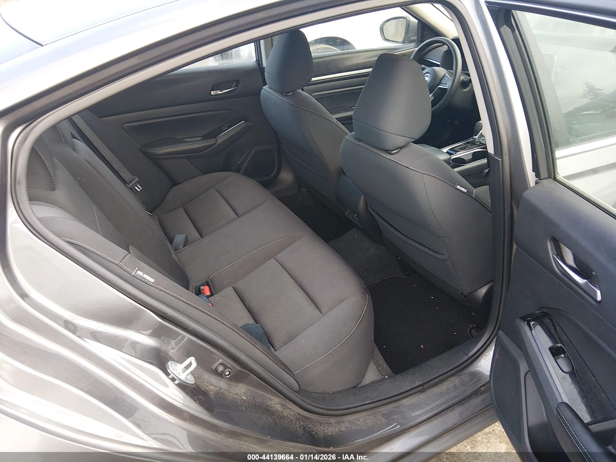 NISSAN ALTIMA image 8