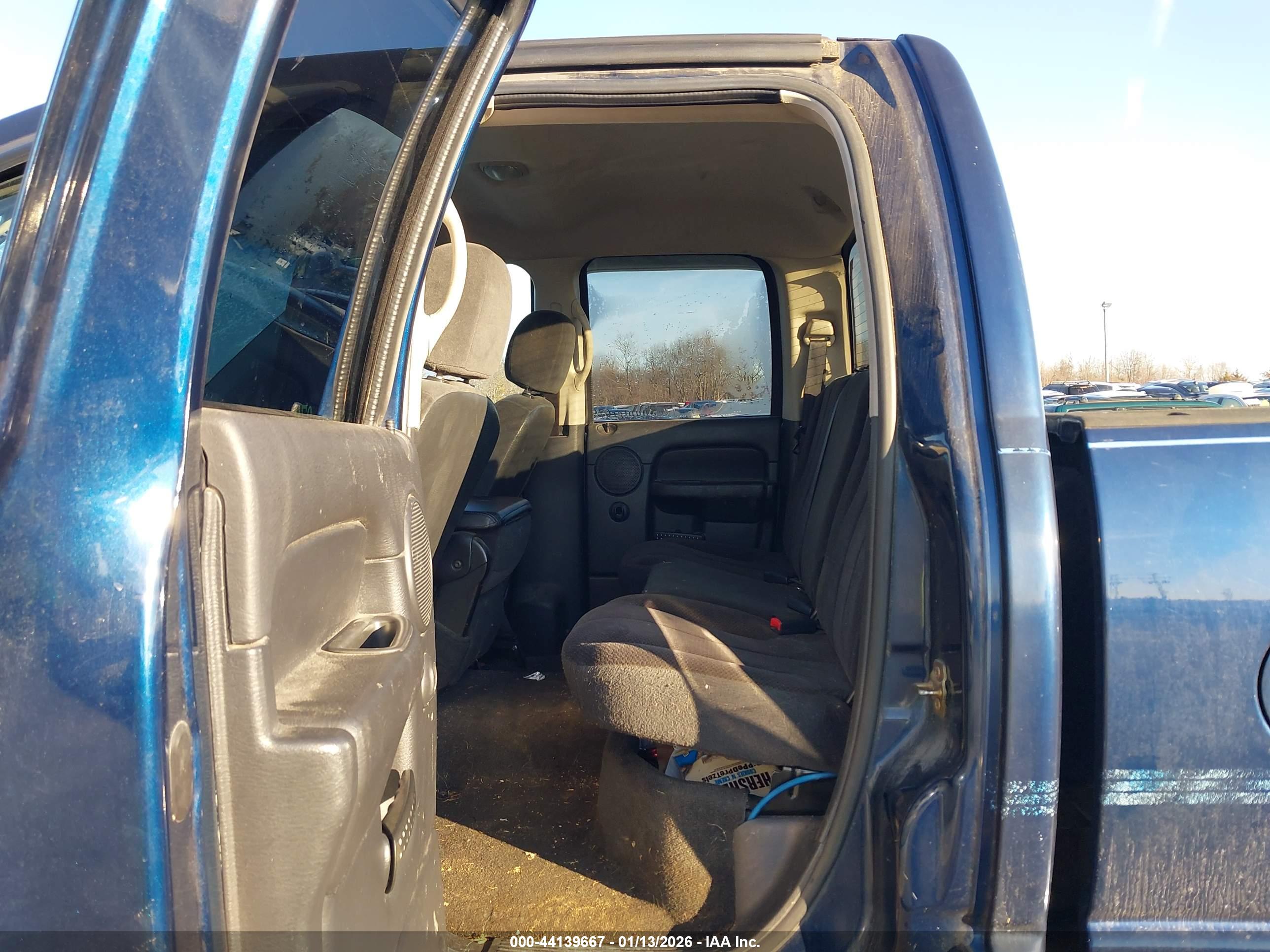 DODGE RAM image 8