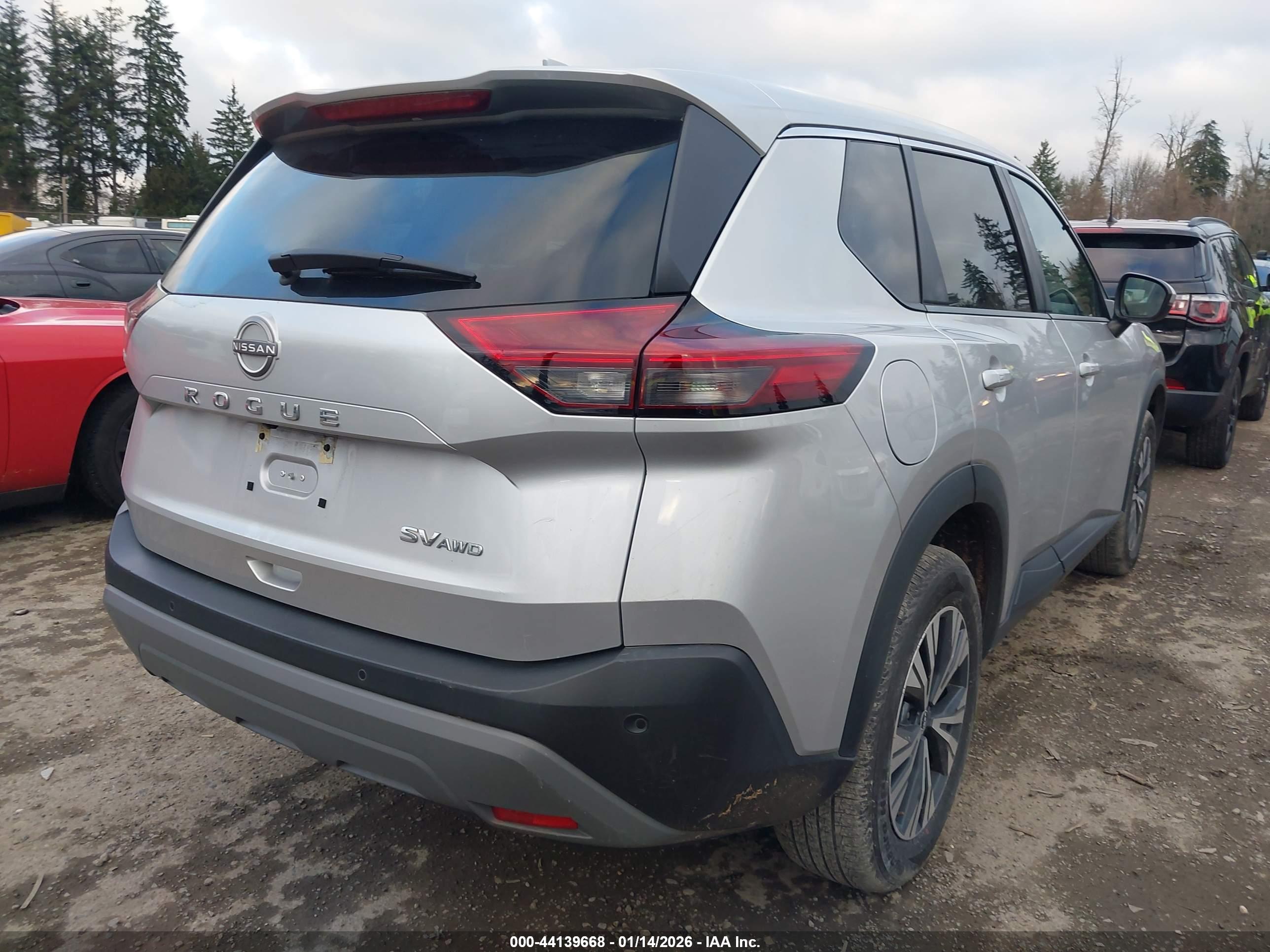 NISSAN ROGUE image 4