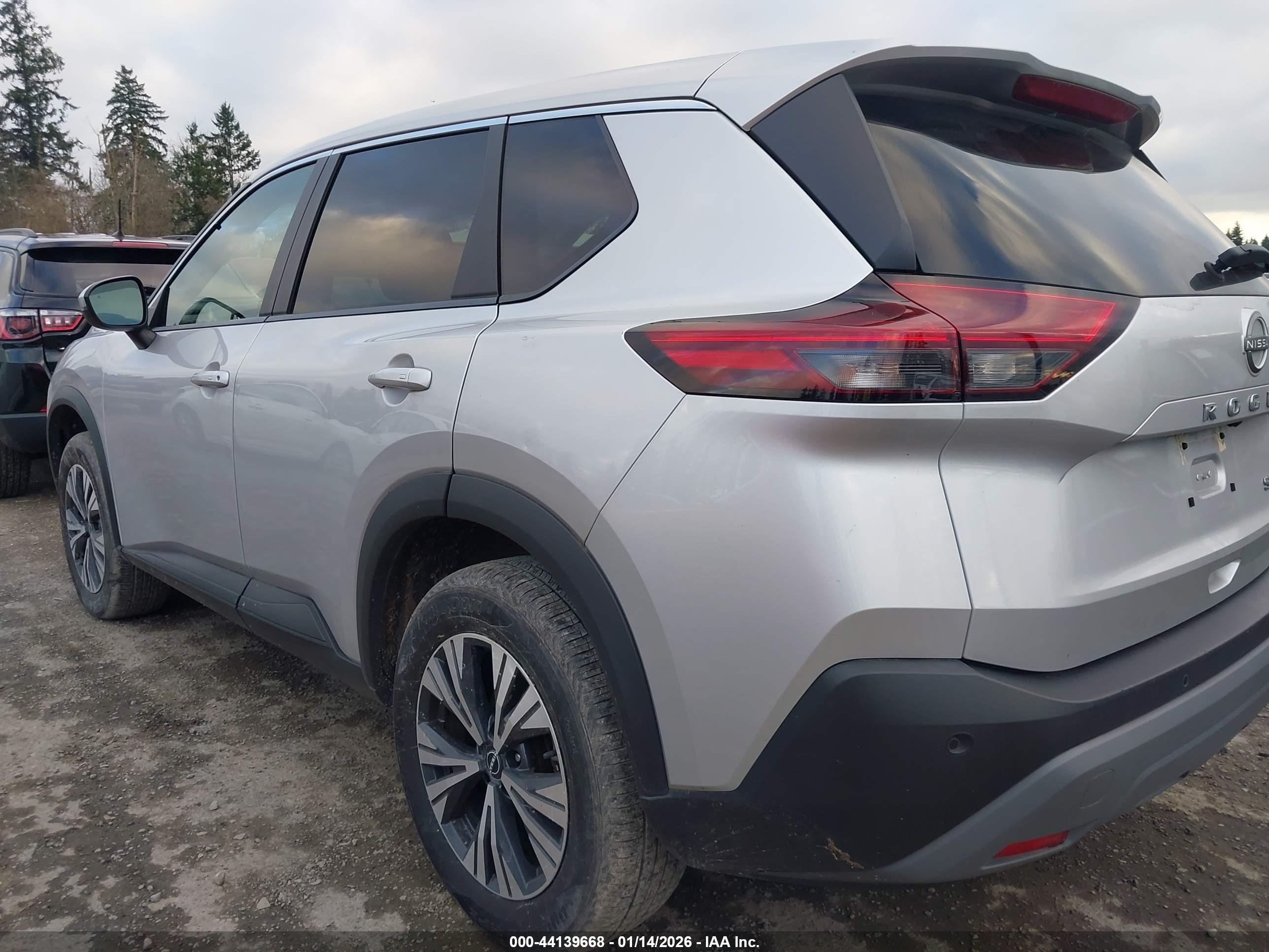 NISSAN ROGUE image 6