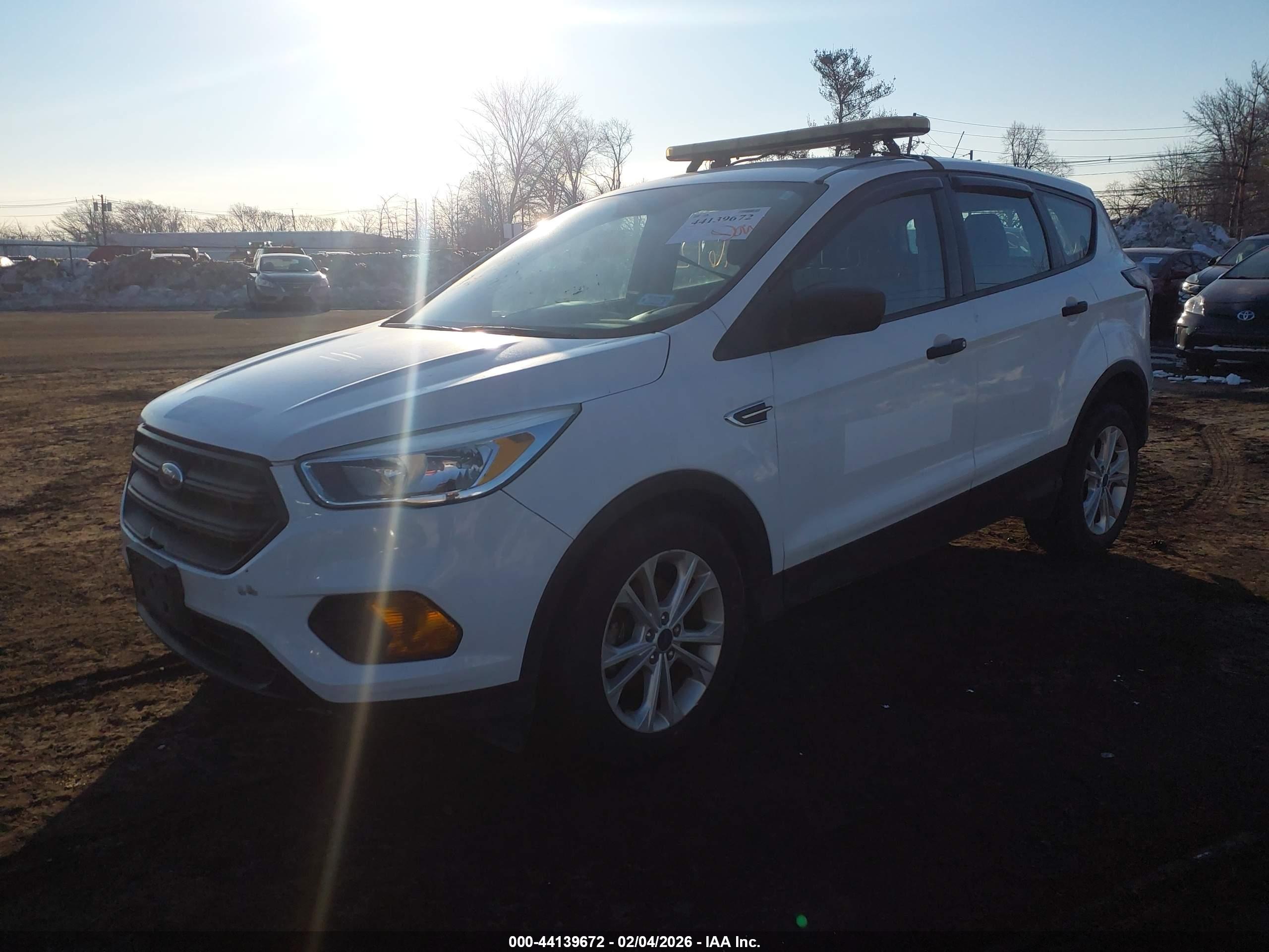 FORD ESCAPE image 2