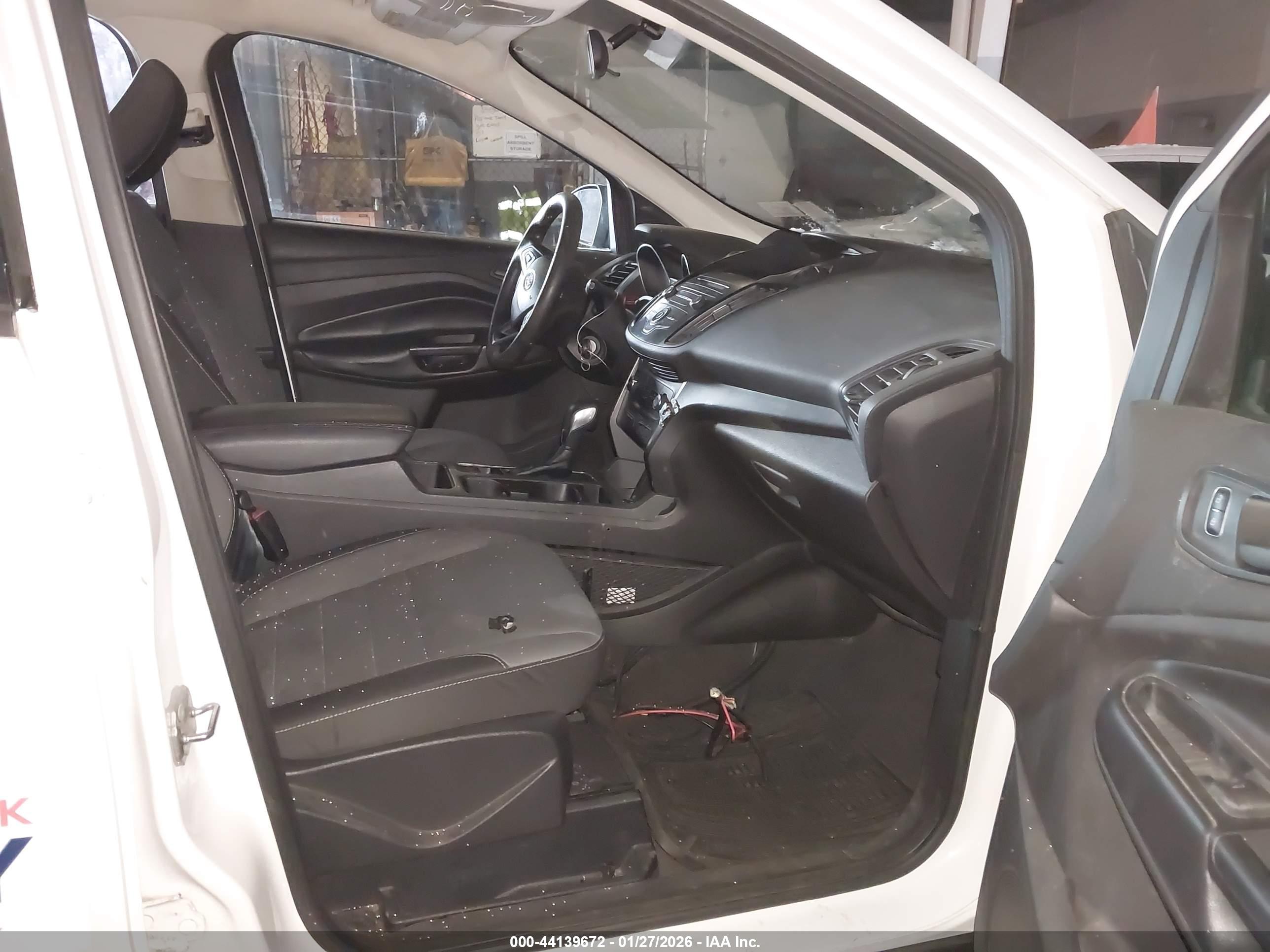FORD ESCAPE image 5
