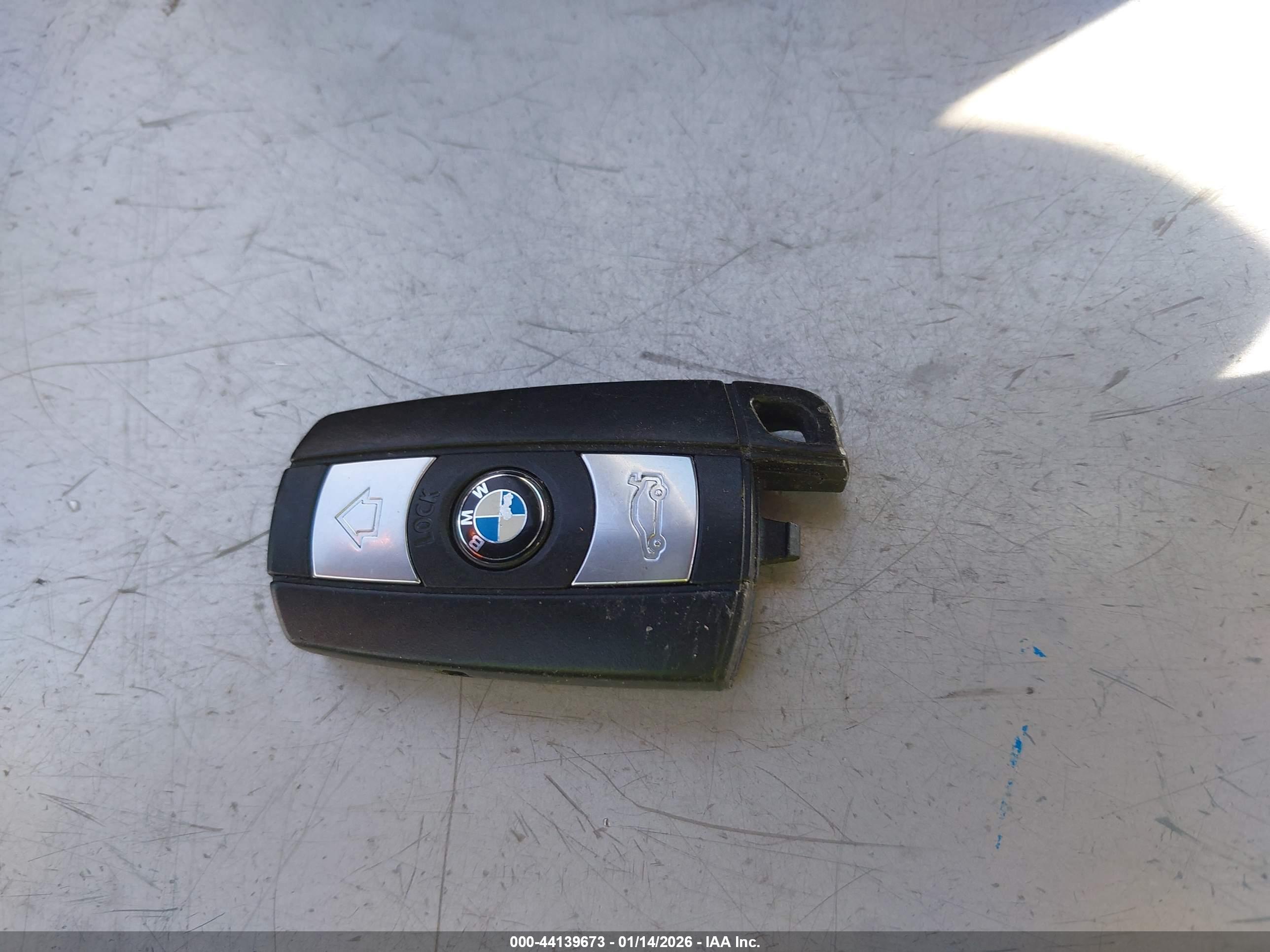 BMW 325I image 11