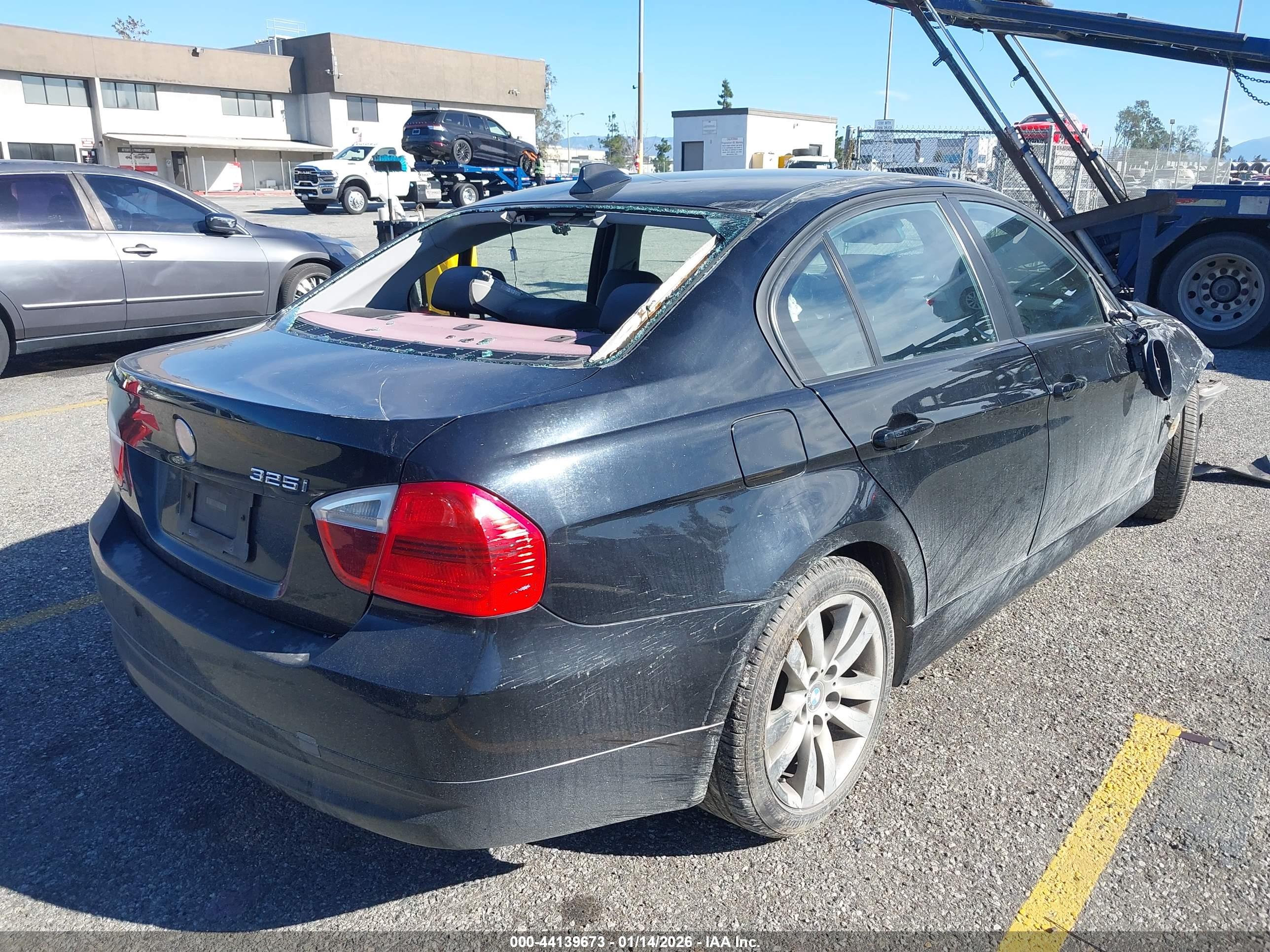 BMW 325I image 4