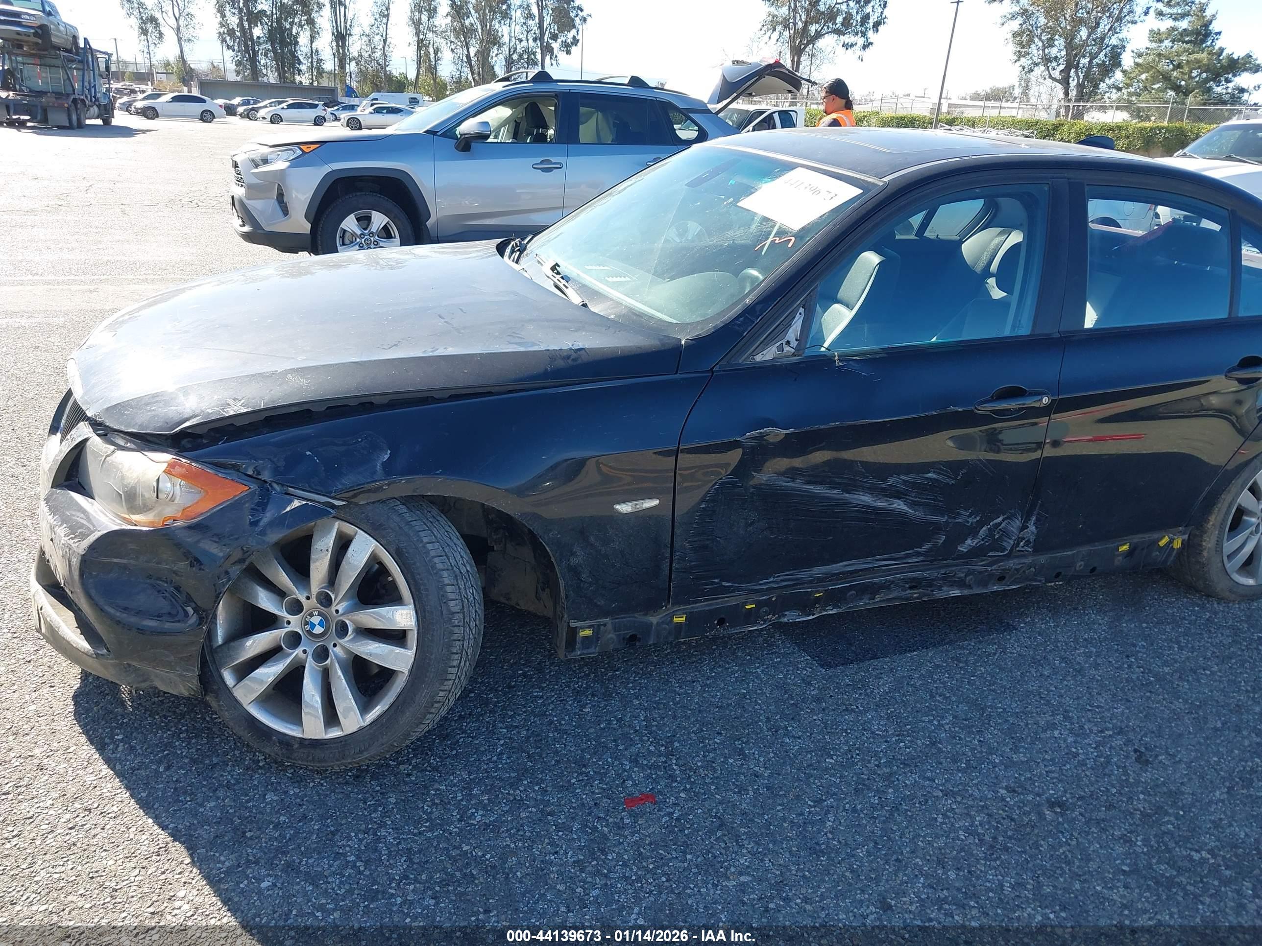 BMW 325I image 6