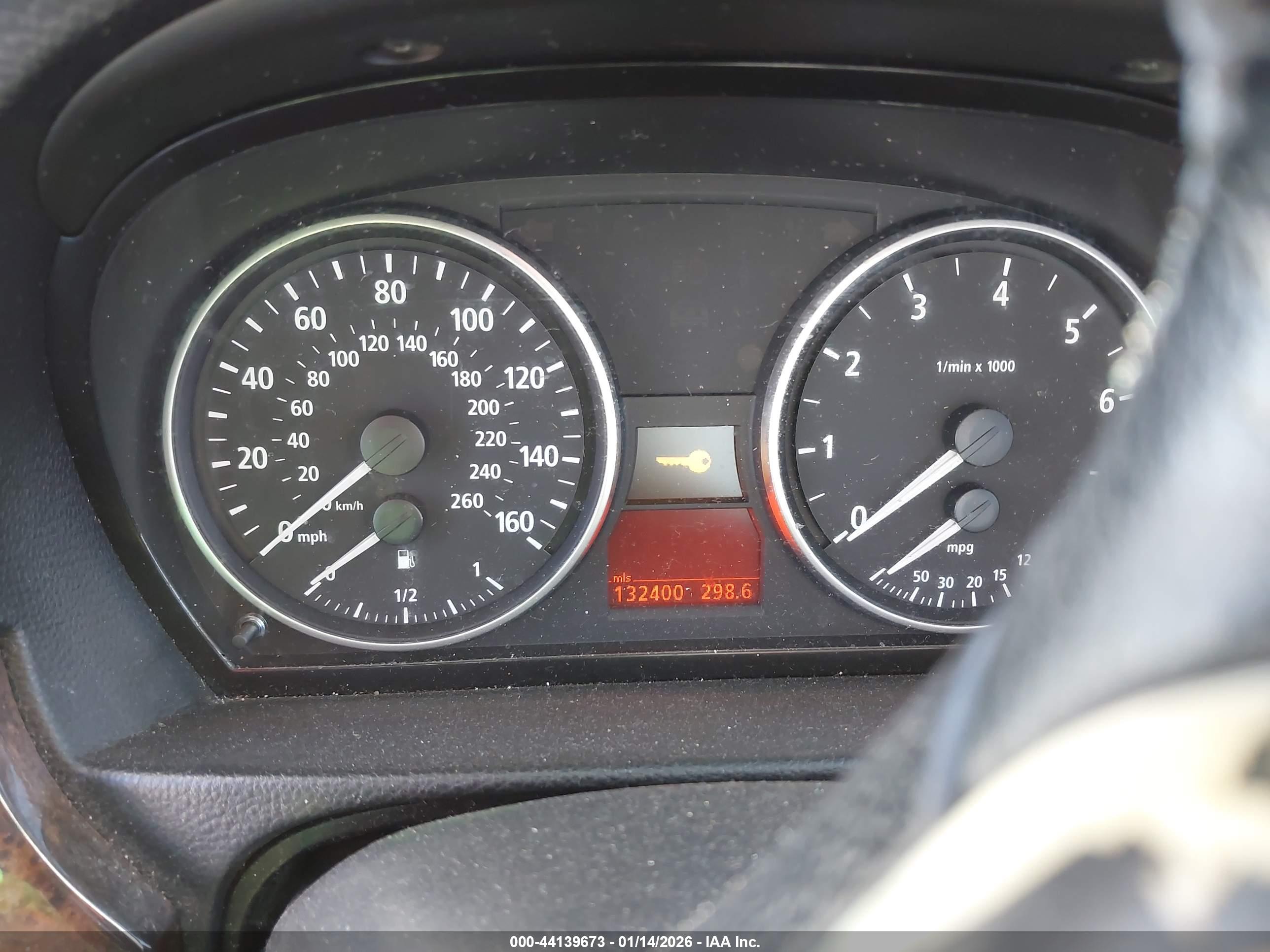 BMW 325I image 7