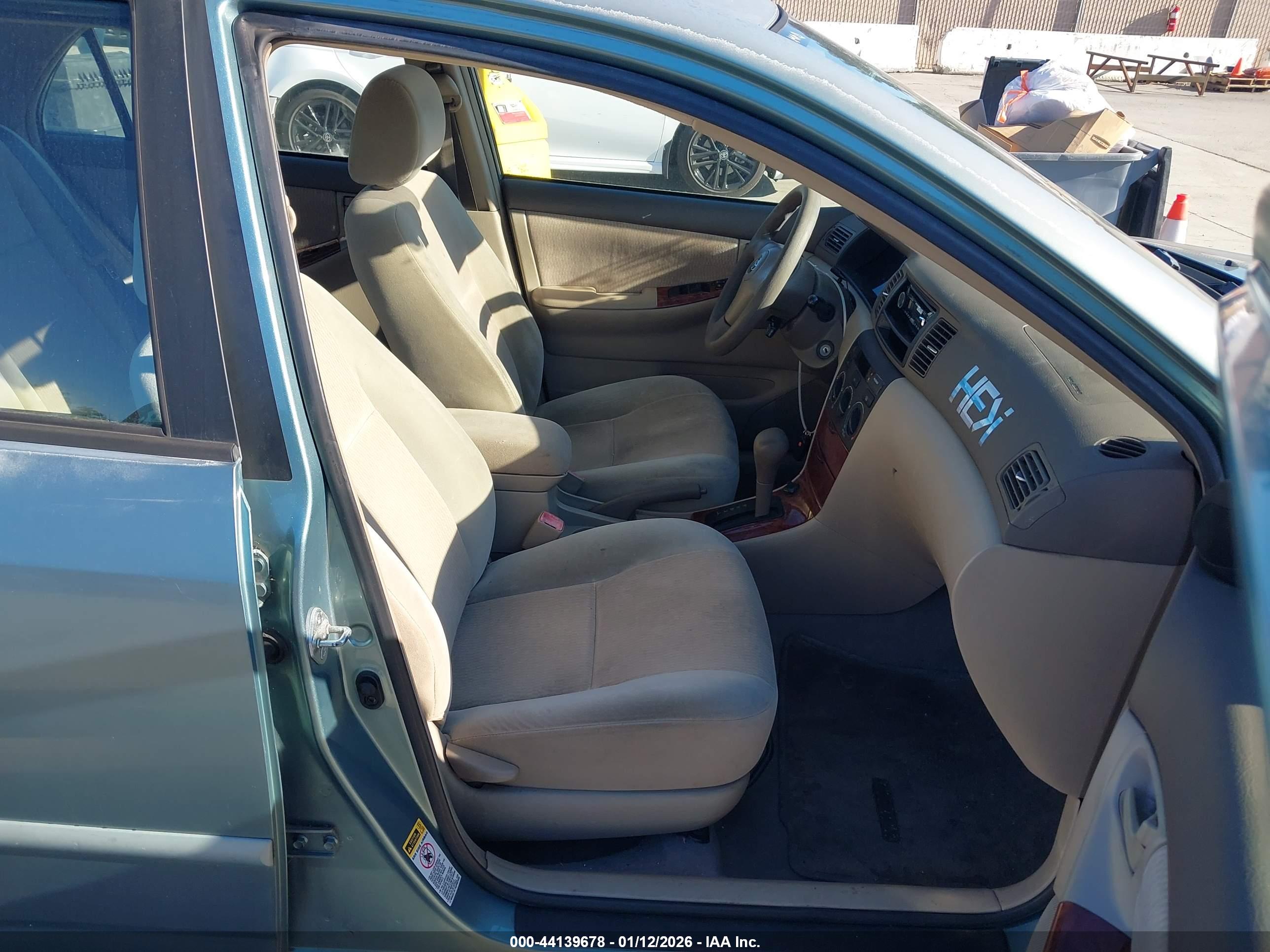 TOYOTA COROLLA image 5
