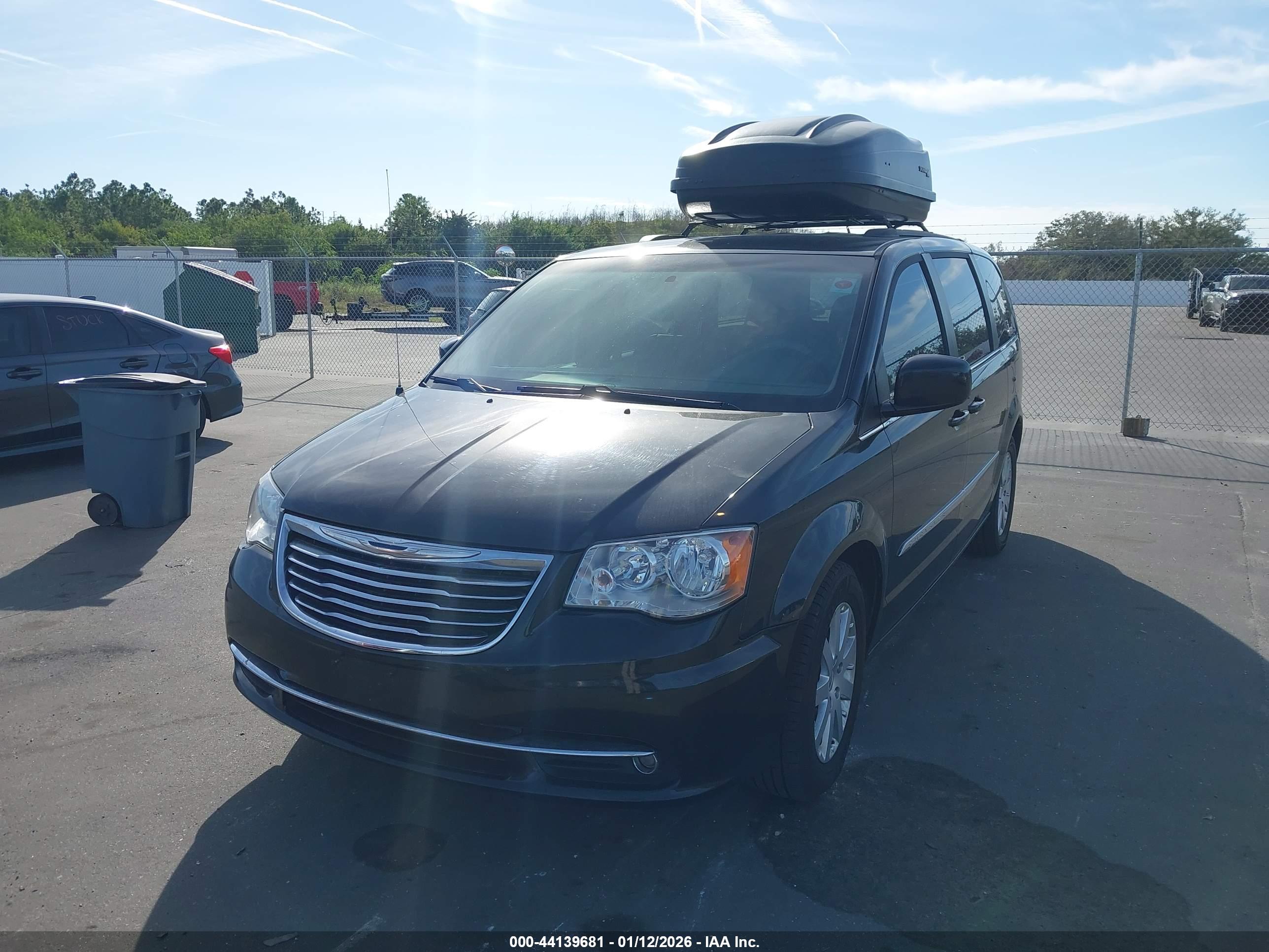 CHRYSLER TOWN image 2