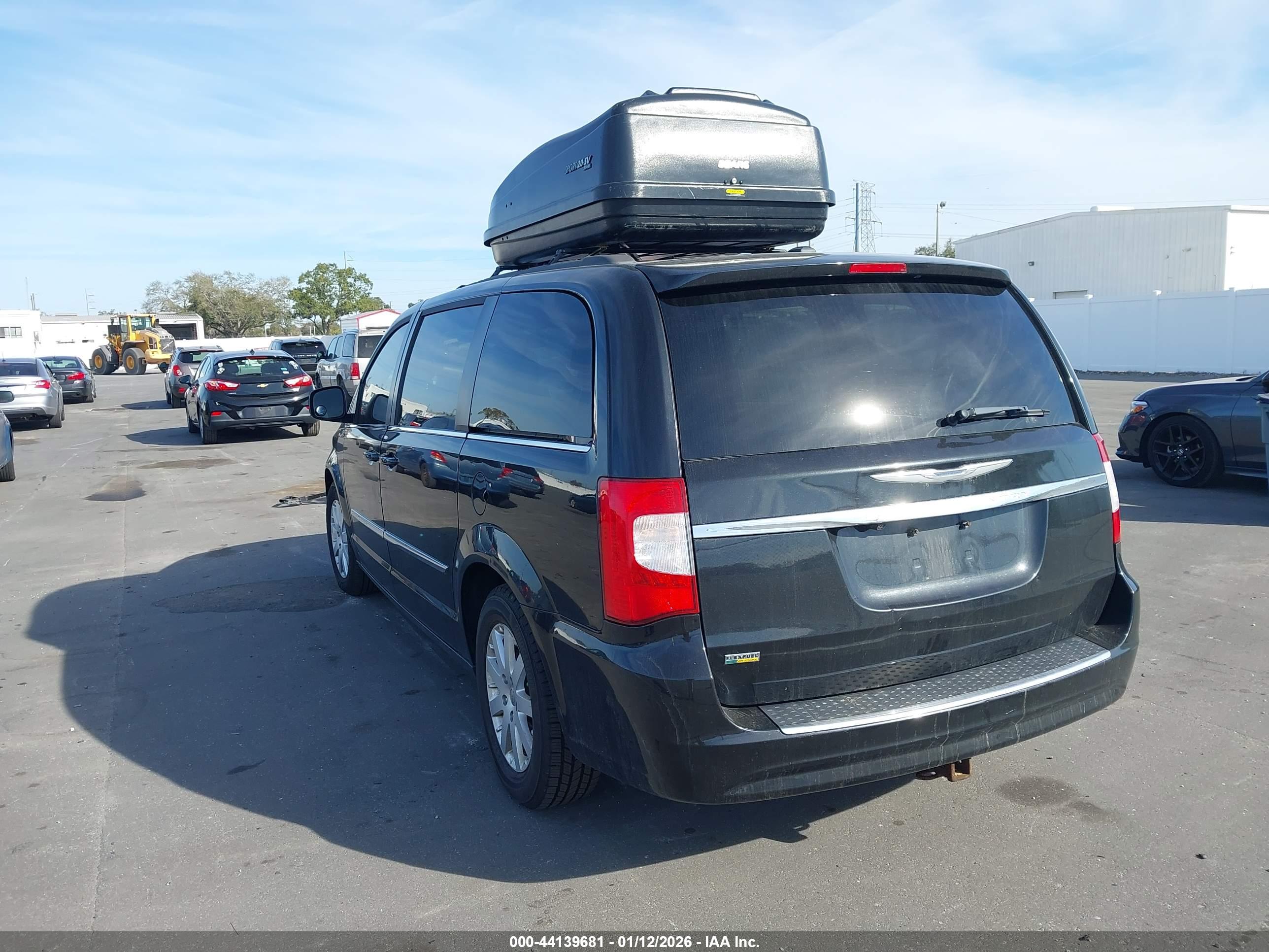 CHRYSLER TOWN image 3