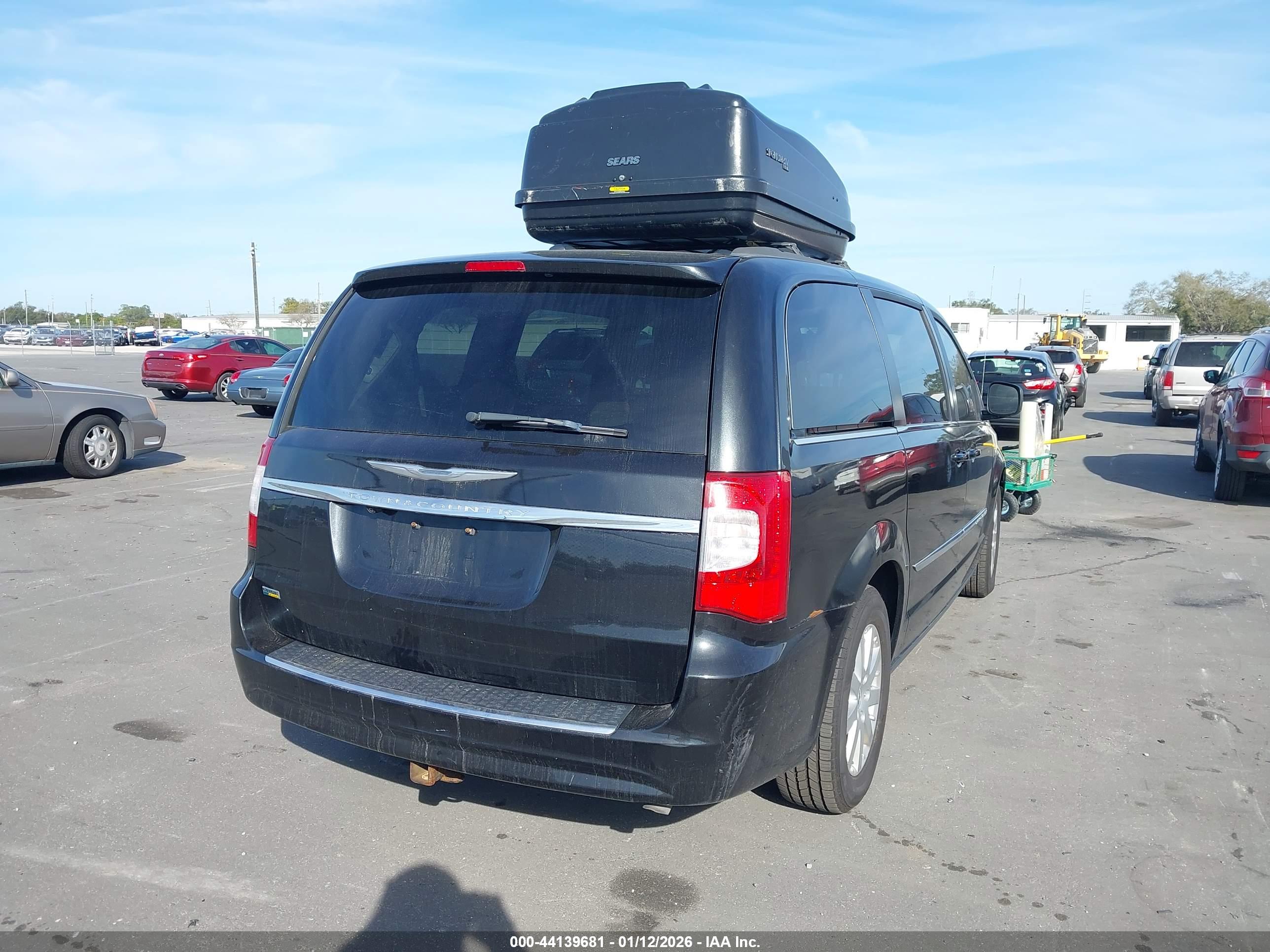CHRYSLER TOWN image 4