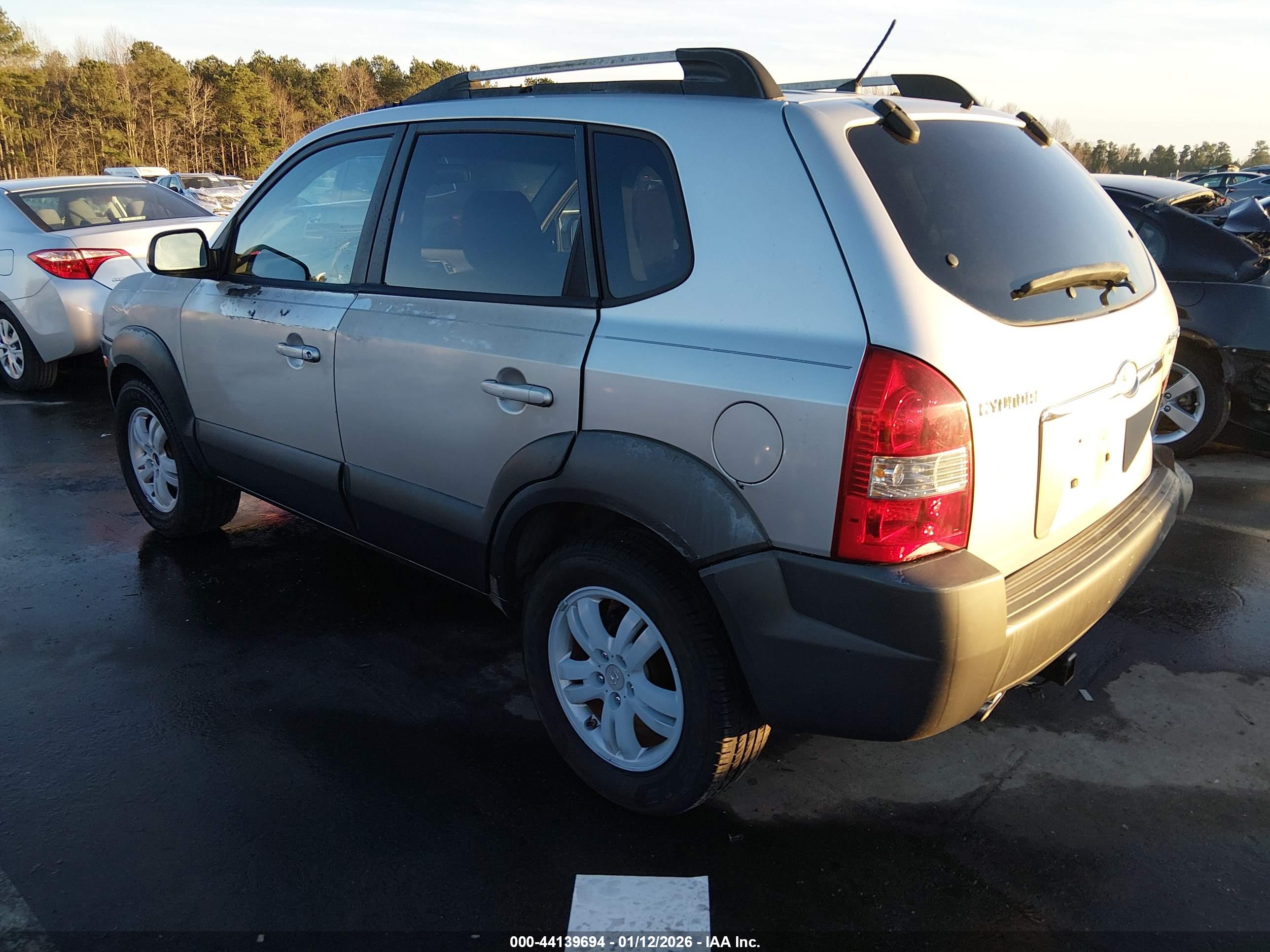 HYUNDAI TUCSON image 3