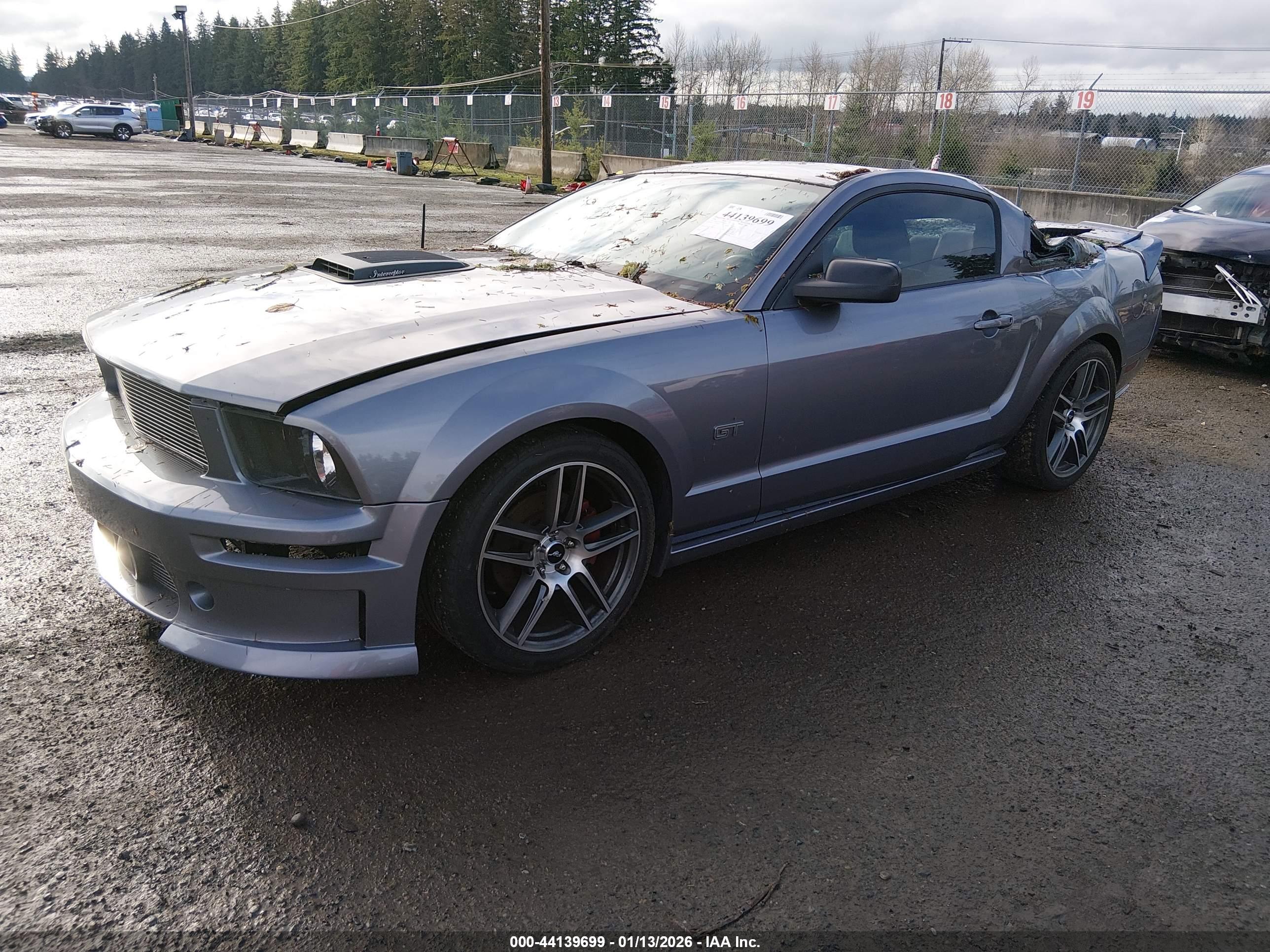 FORD MUSTANG image 2
