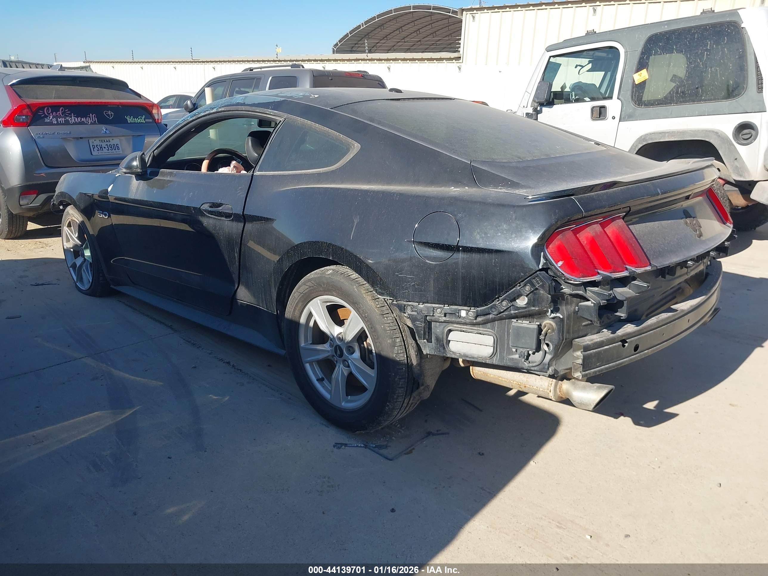 FORD MUSTANG image 3
