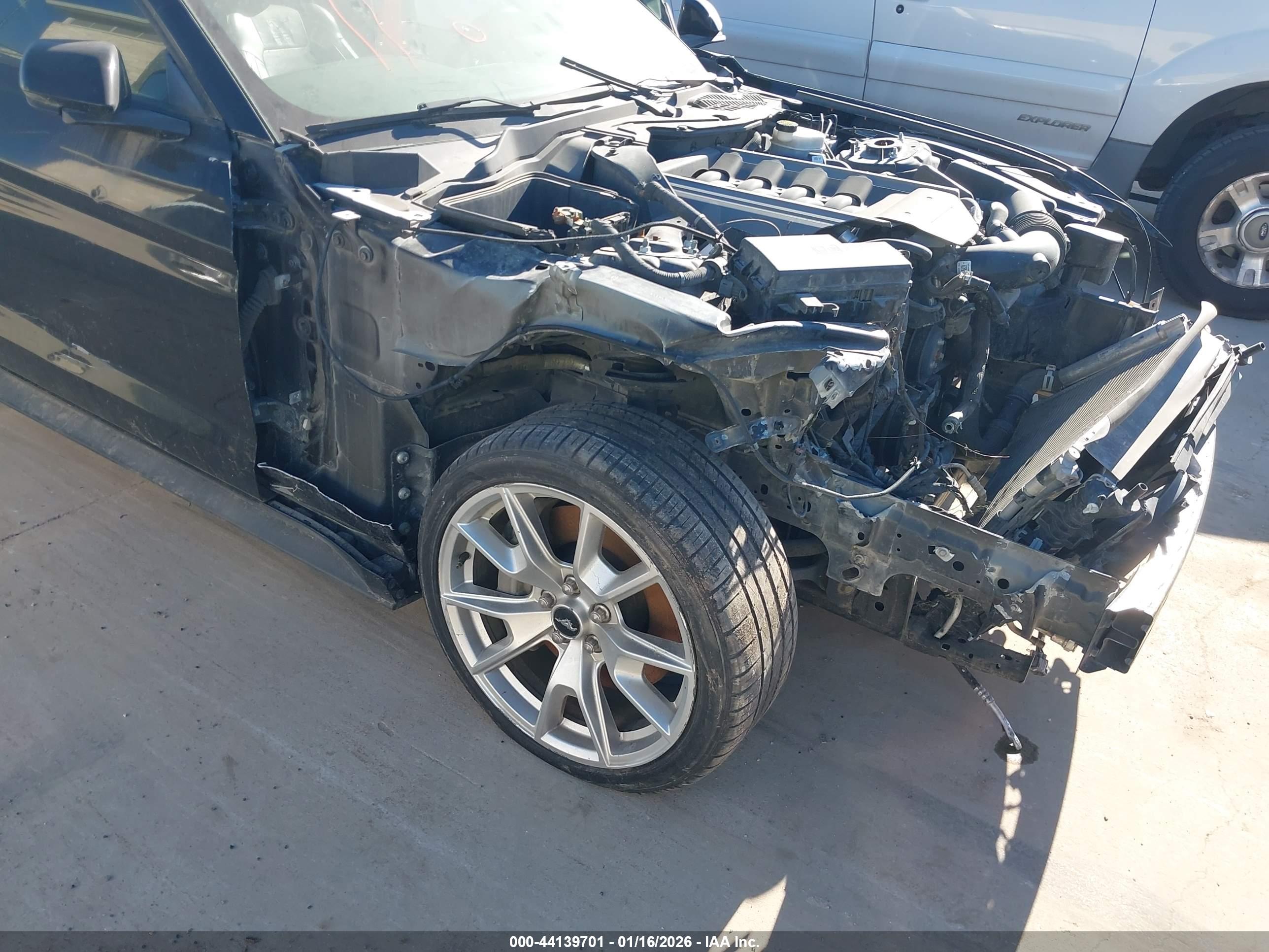 FORD MUSTANG image 6