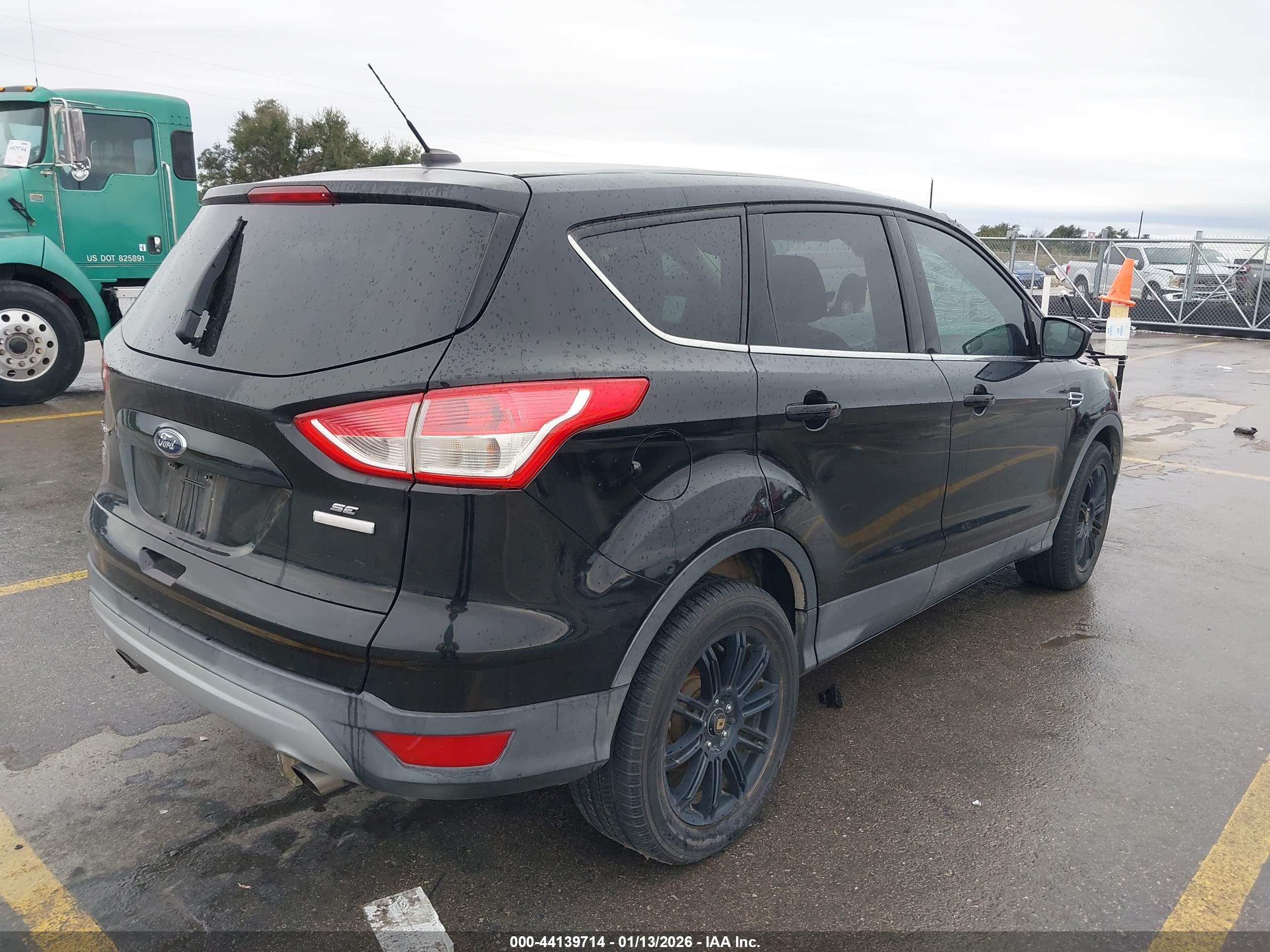 FORD ESCAPE image 4