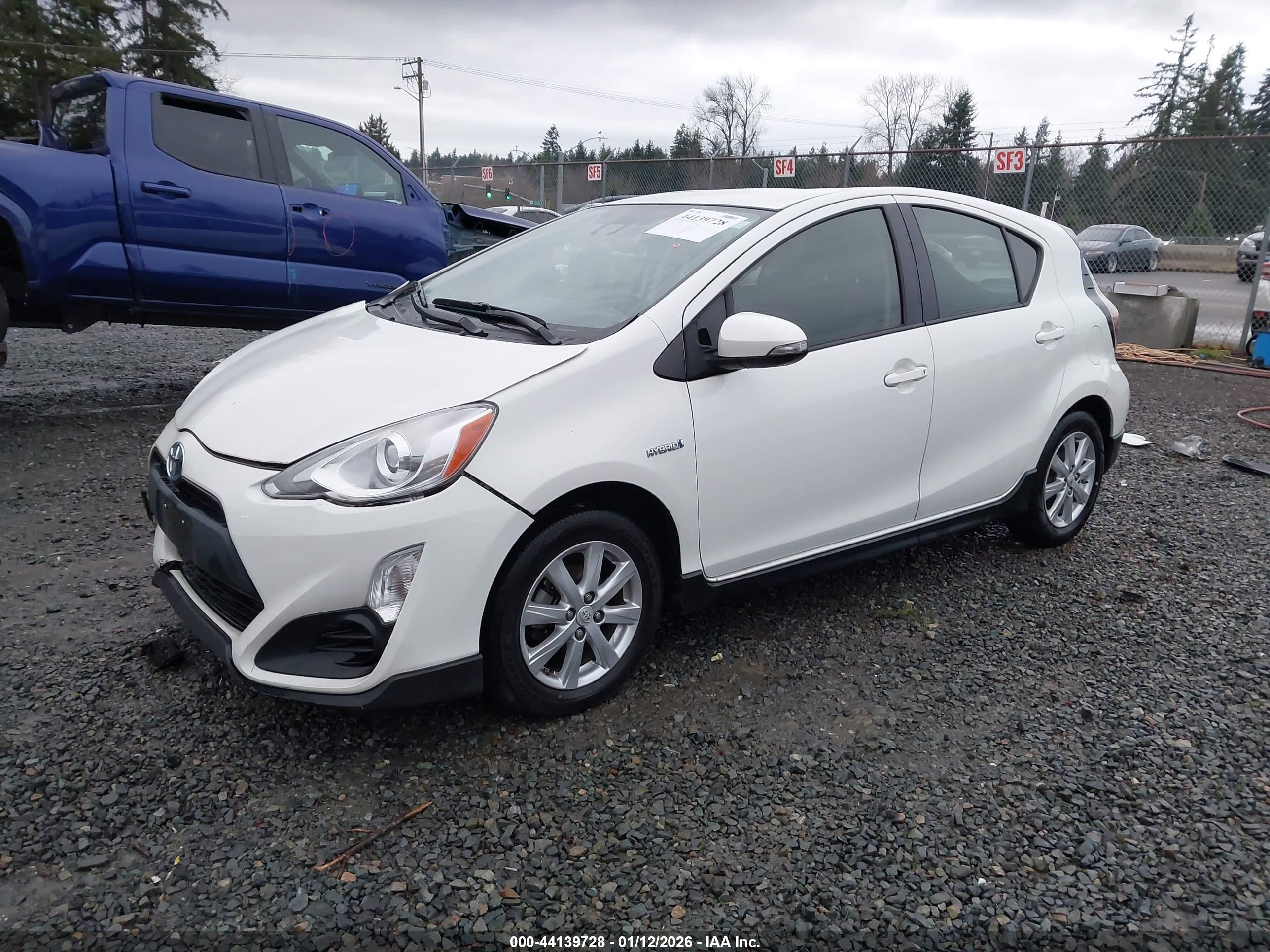 TOYOTA PRIUS image 2