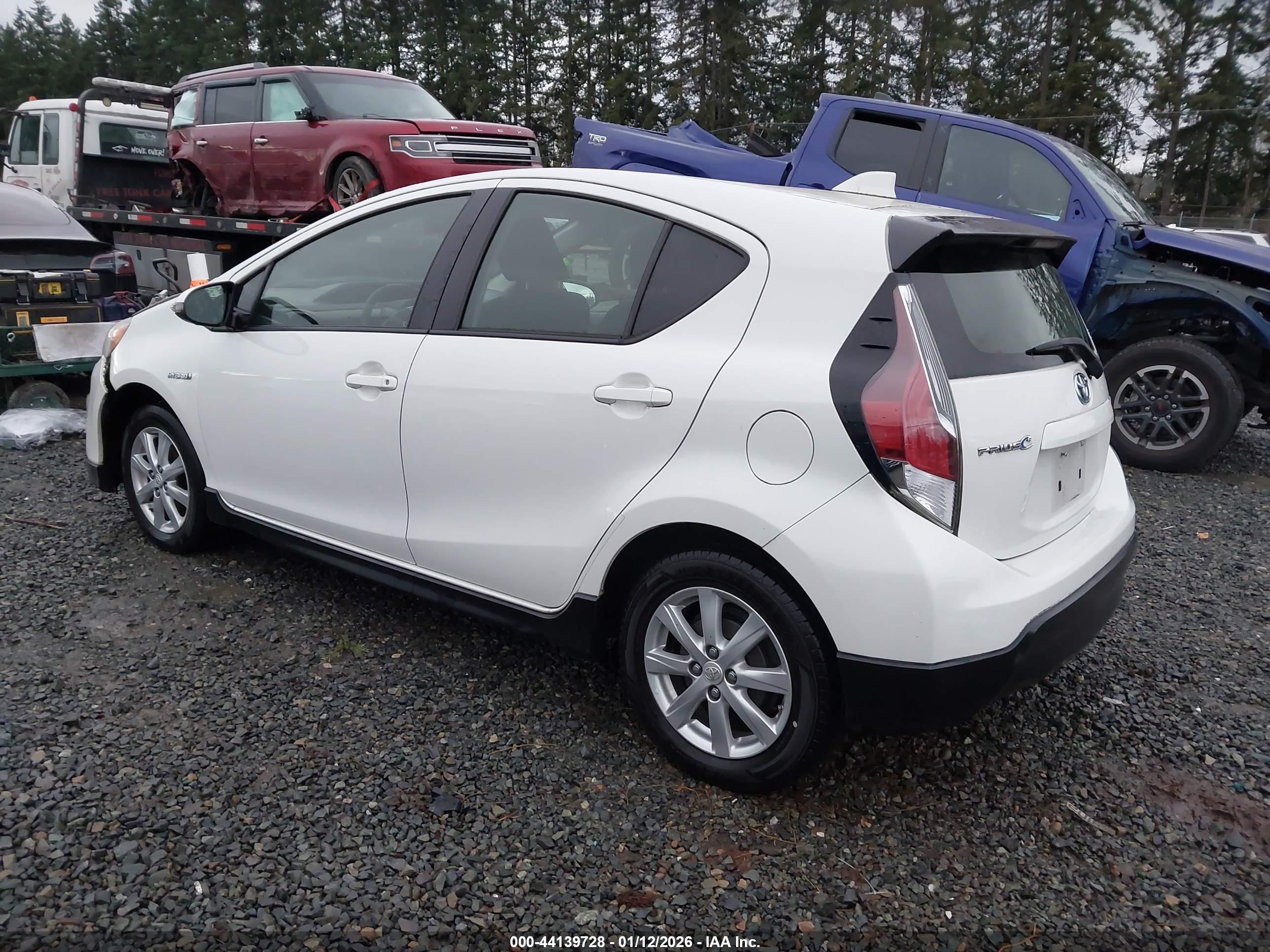 TOYOTA PRIUS image 3