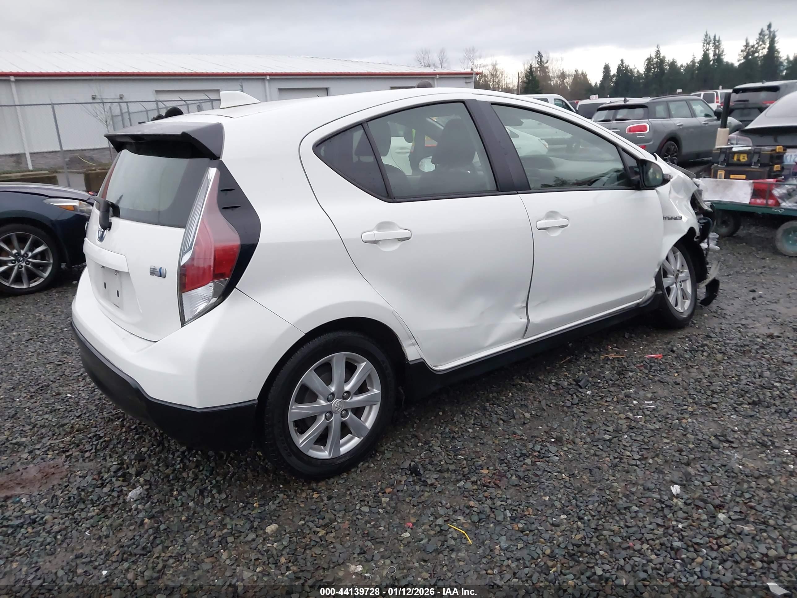 TOYOTA PRIUS image 4