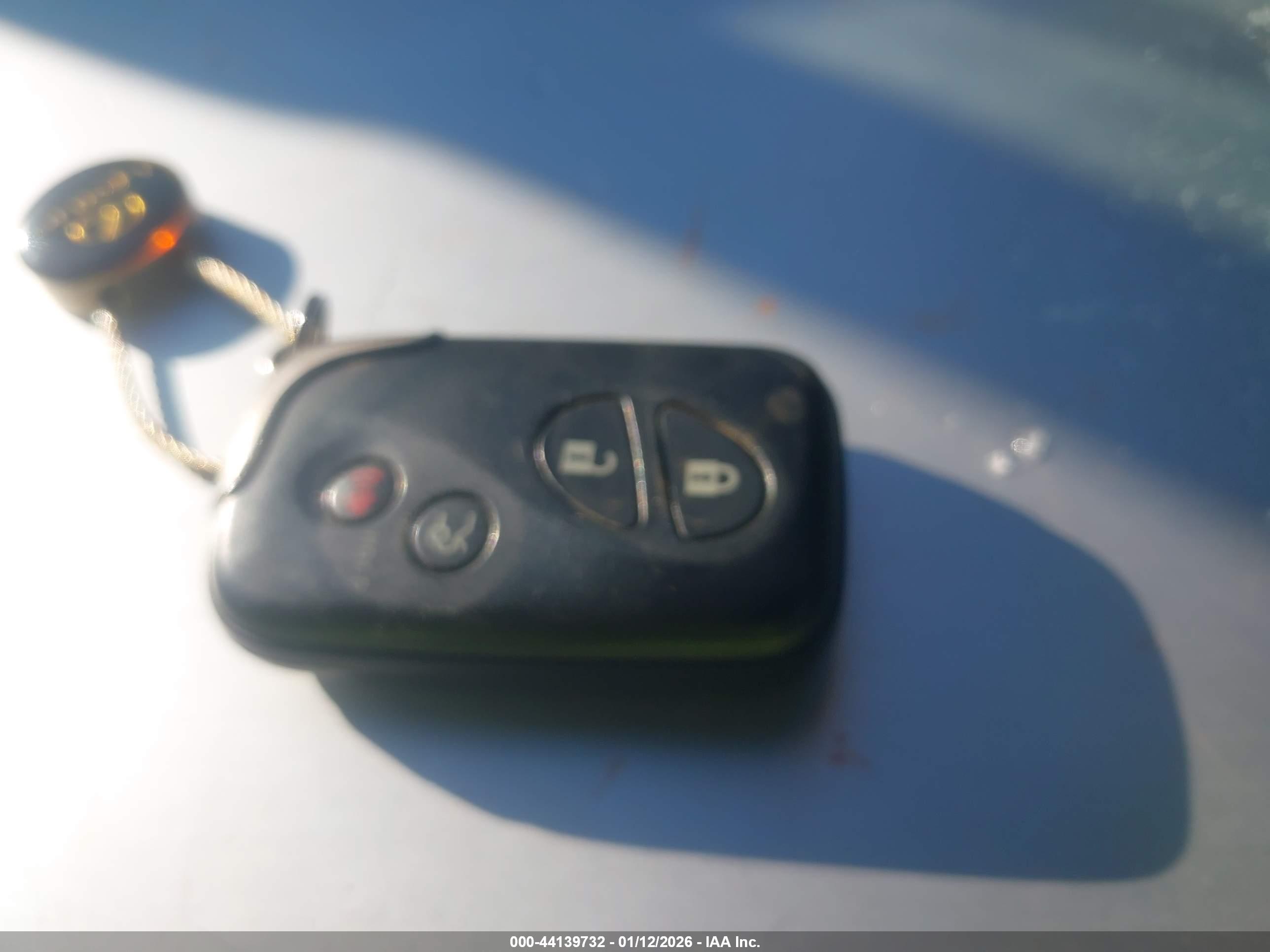 LEXUS IS image 11