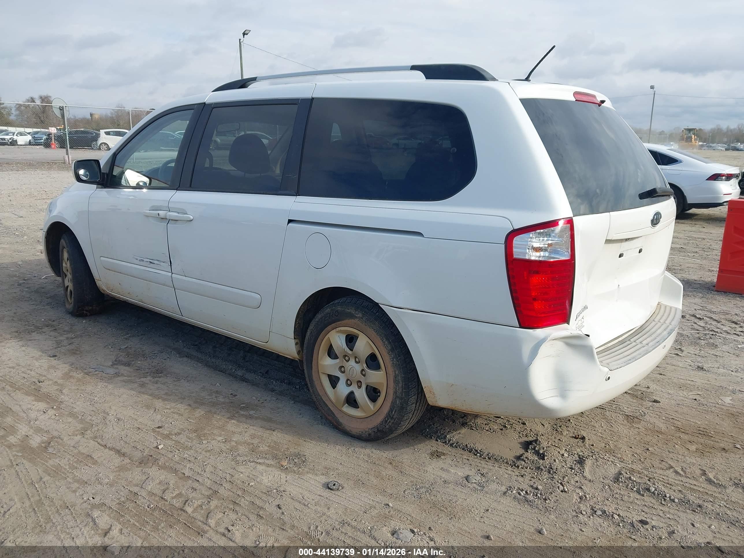 KIA SEDONA image 3