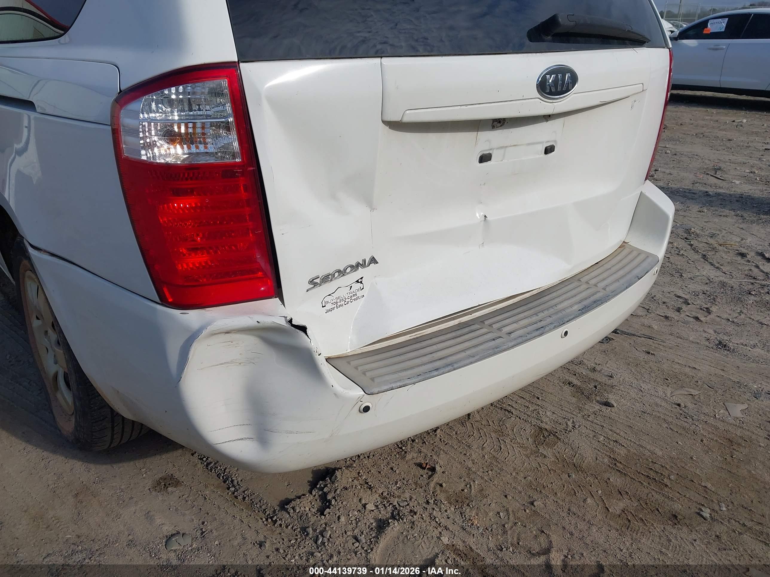 KIA SEDONA image 6