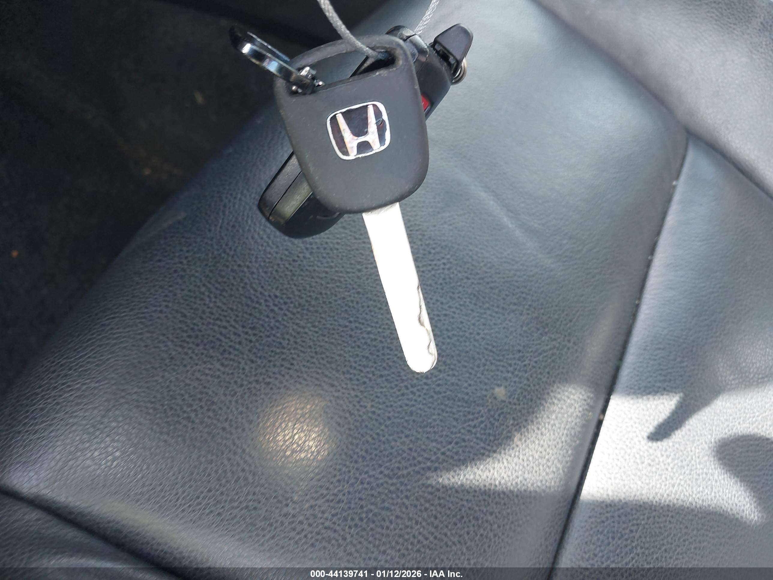 TOYOTA RAV4 image 11