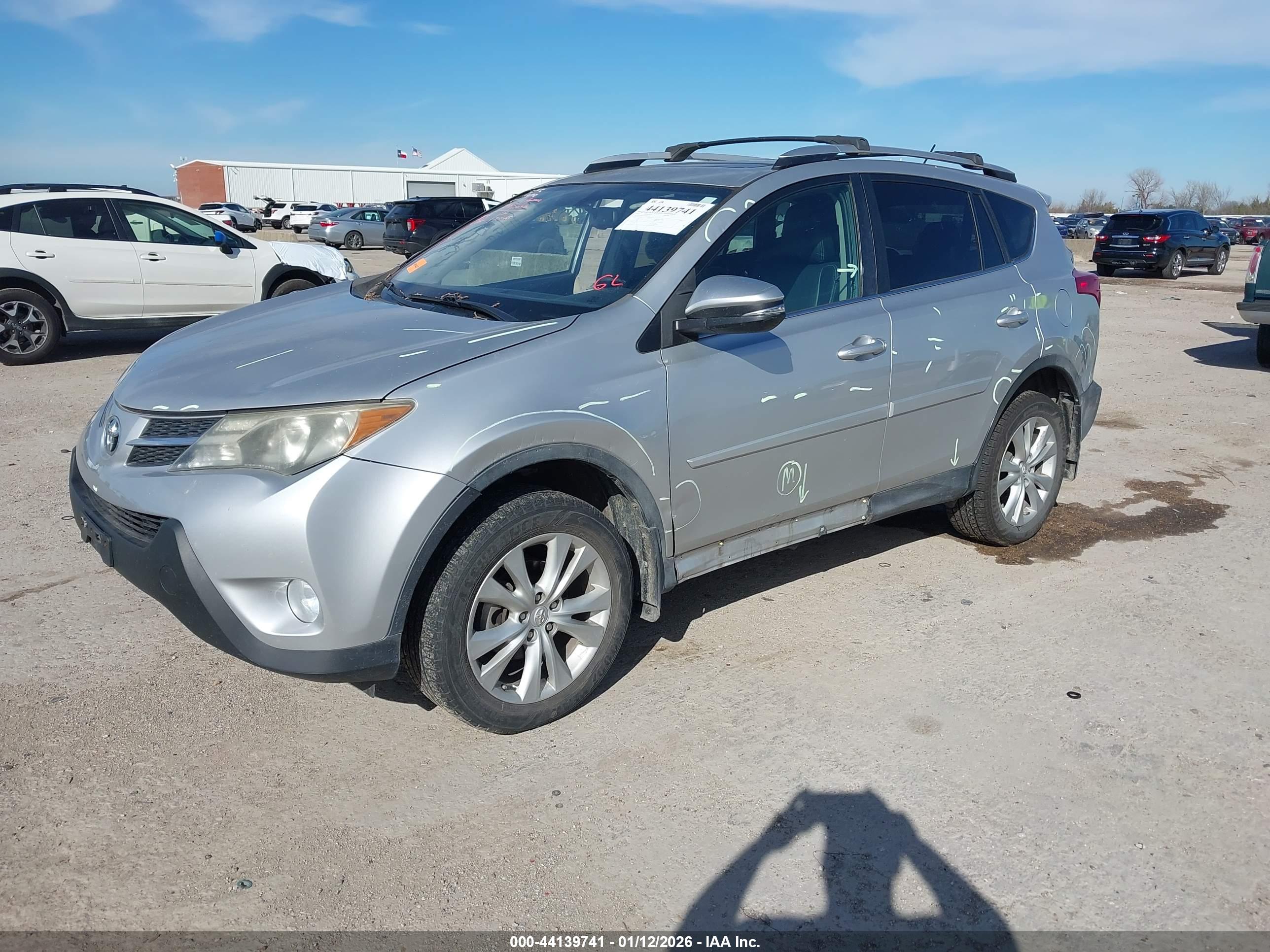 TOYOTA RAV4 image 2