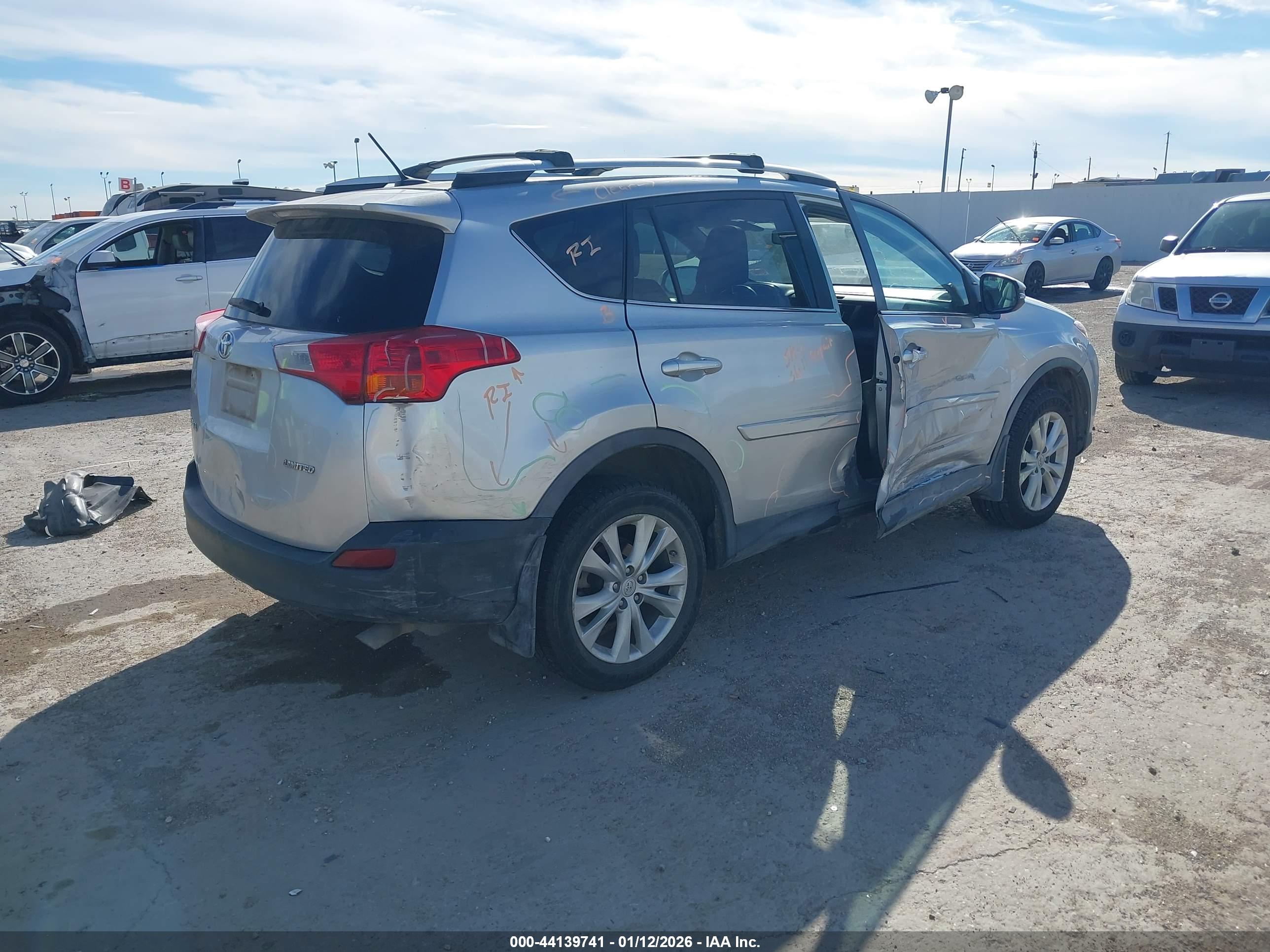 TOYOTA RAV4 image 4