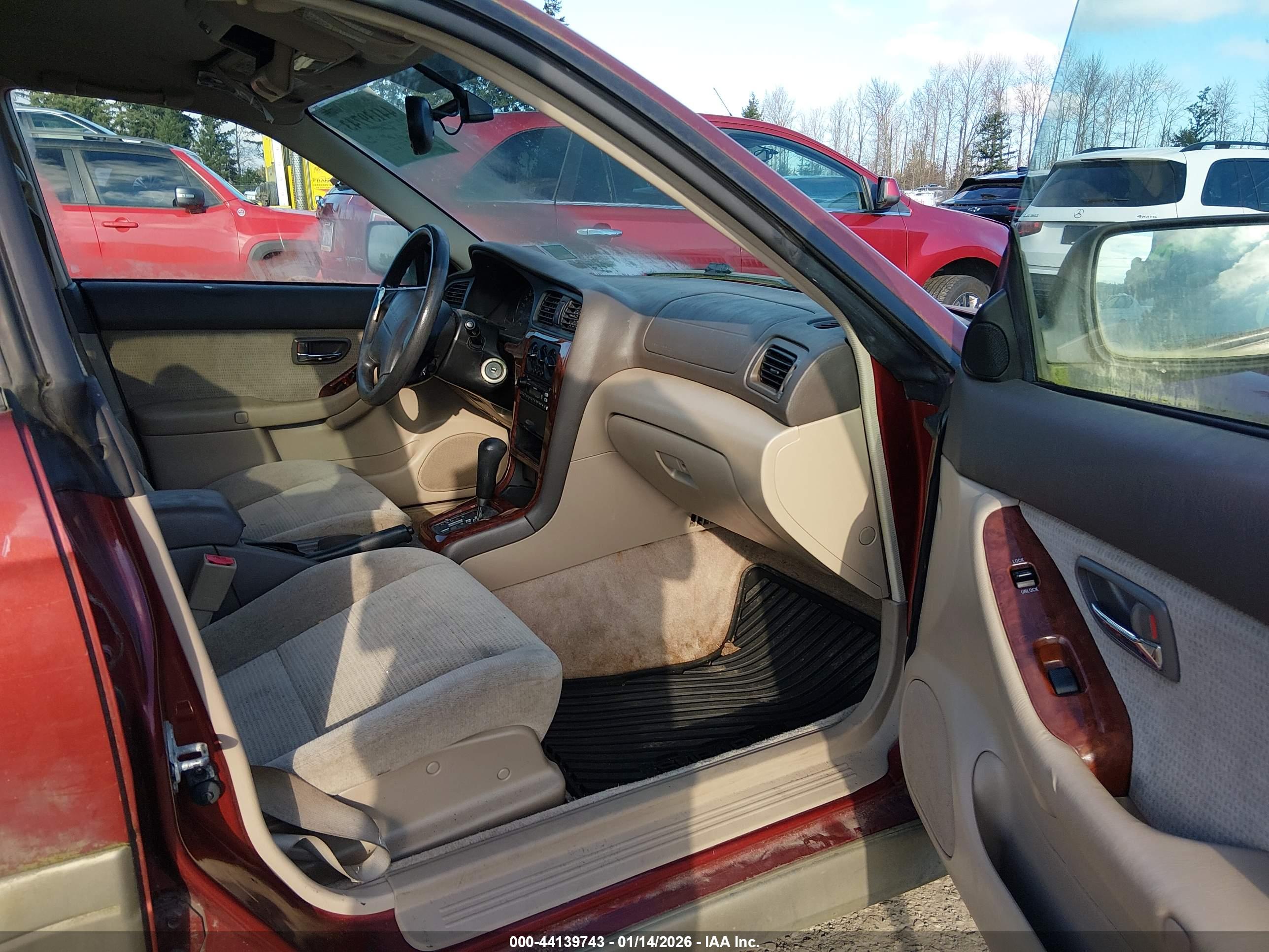 SUBARU OUTBACK image 5