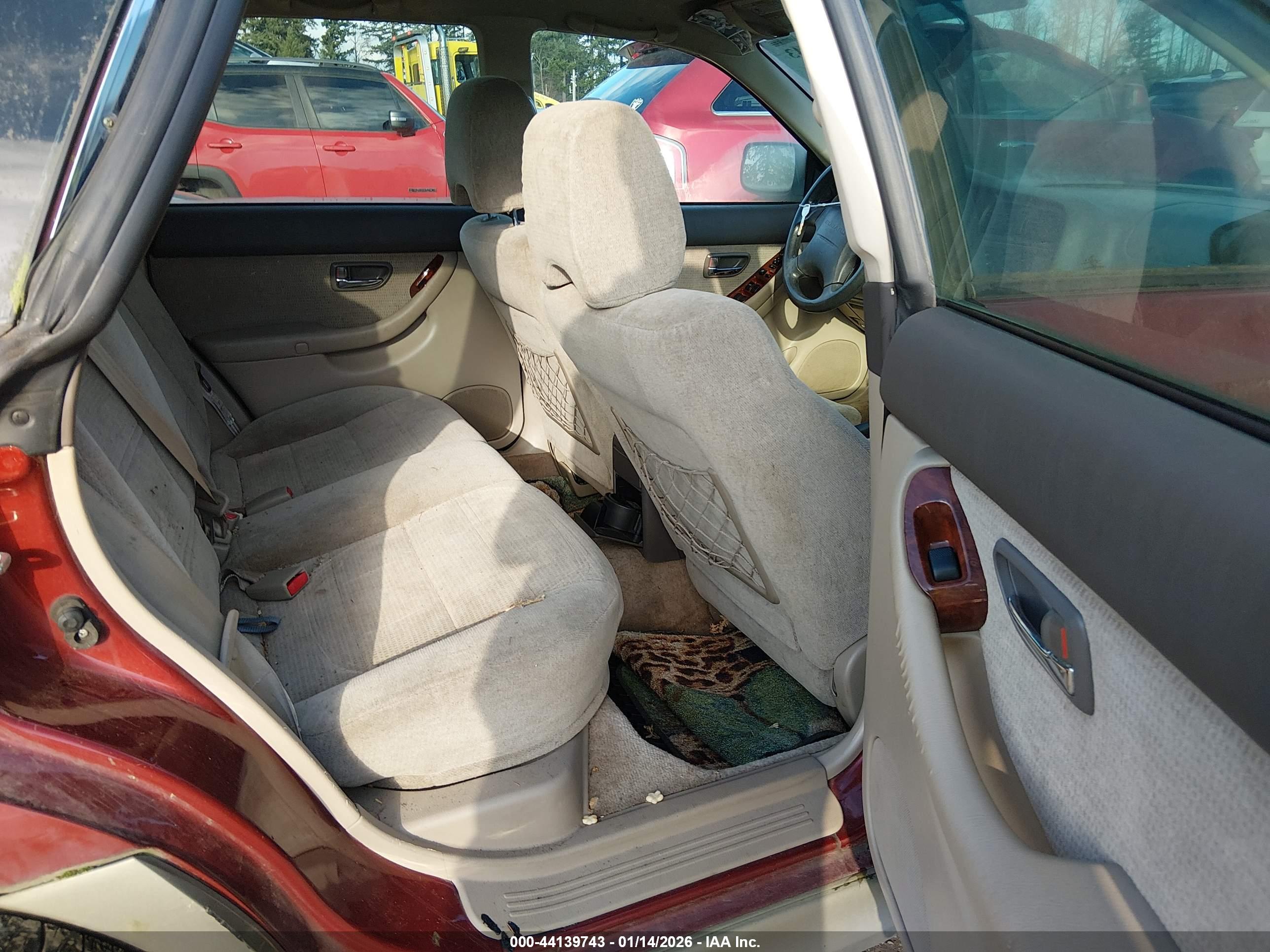 SUBARU OUTBACK image 8