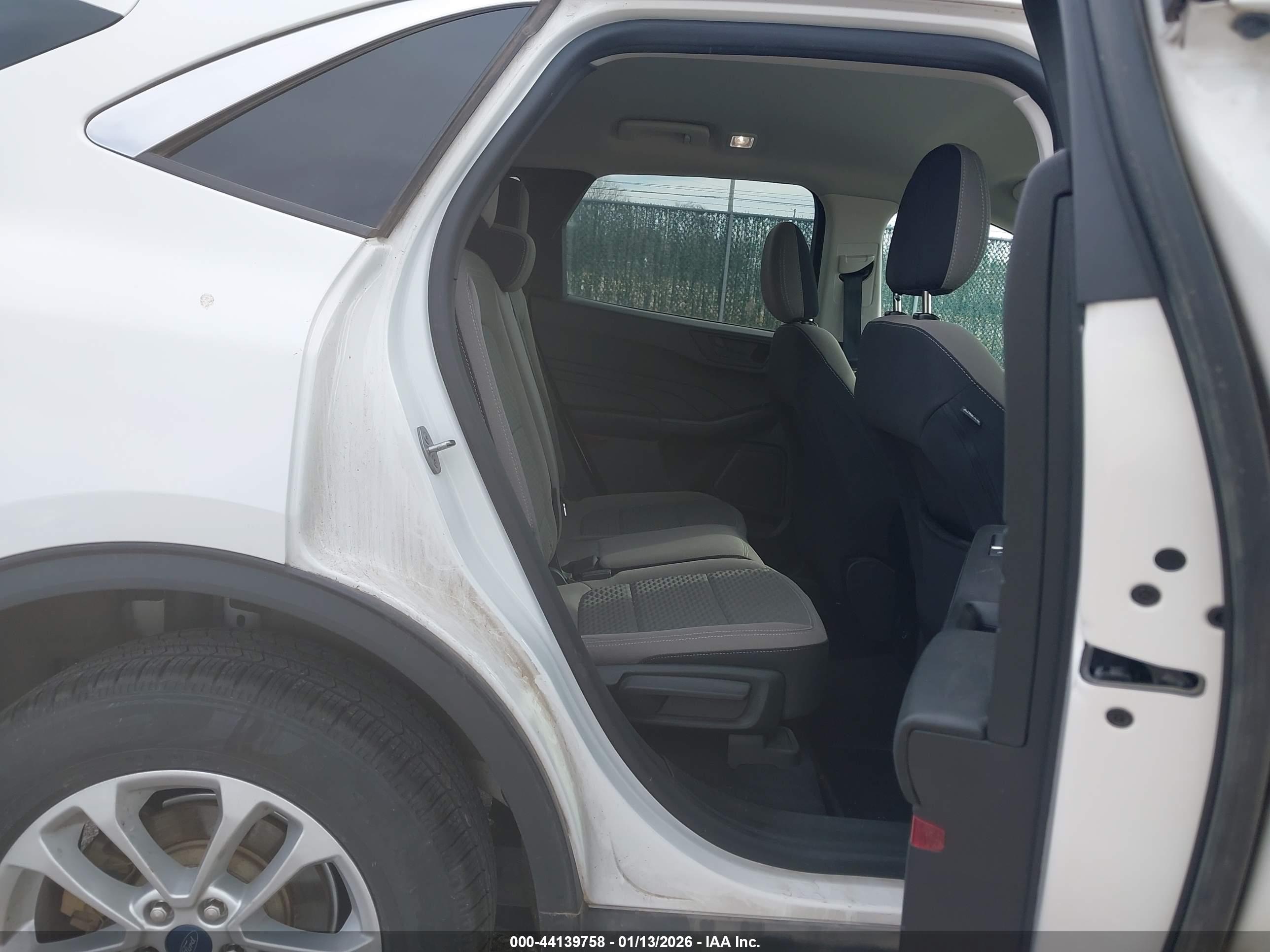 FORD ESCAPE image 8