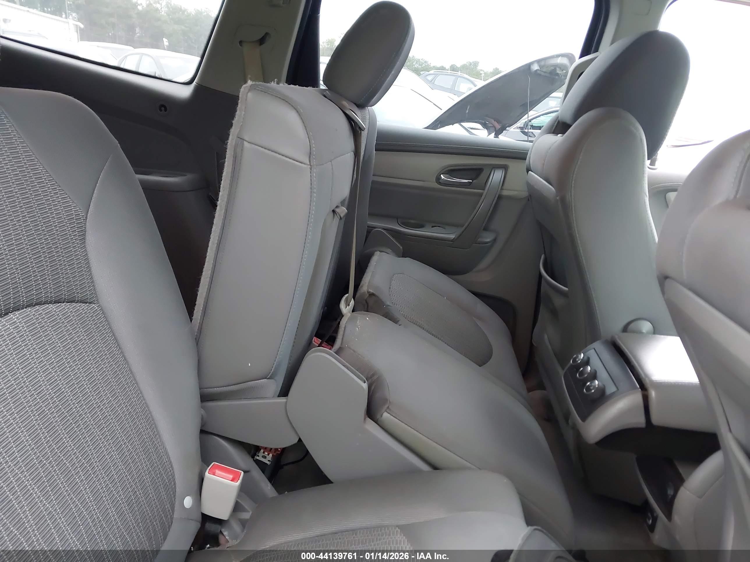 CHEVROLET TRAVERSE image 8
