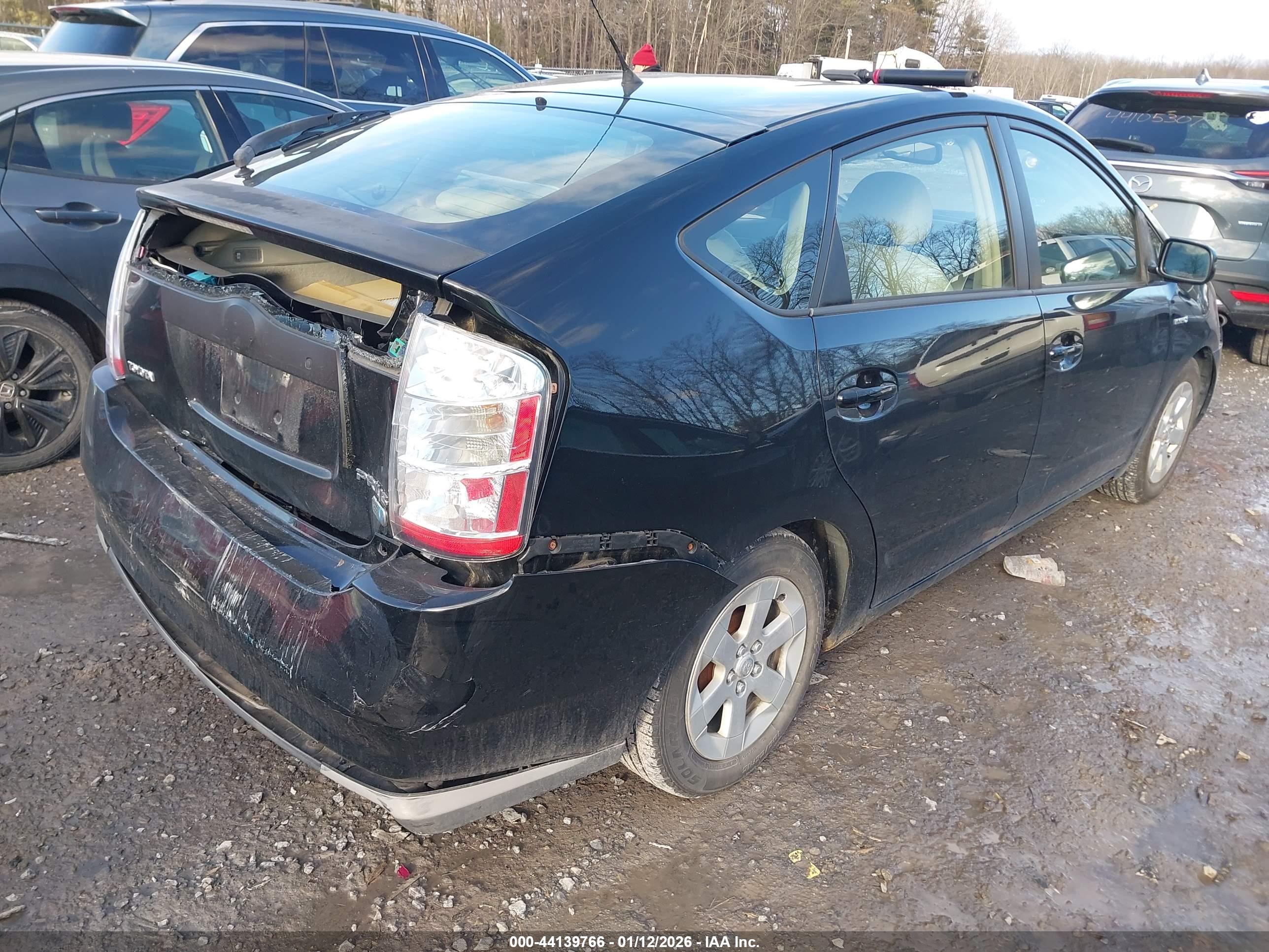 TOYOTA PRIUS image 4
