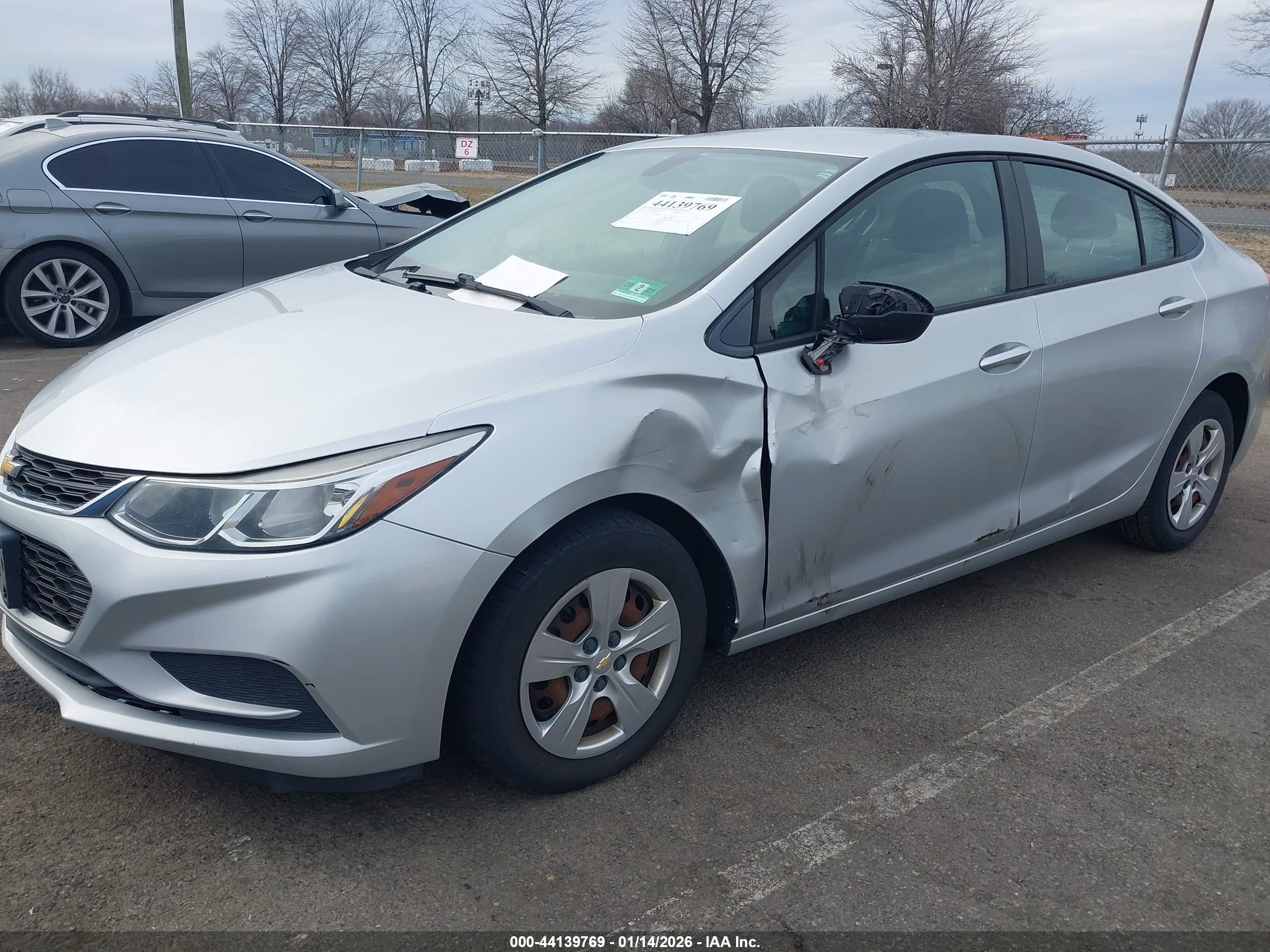 CHEVROLET CRUZE image 2